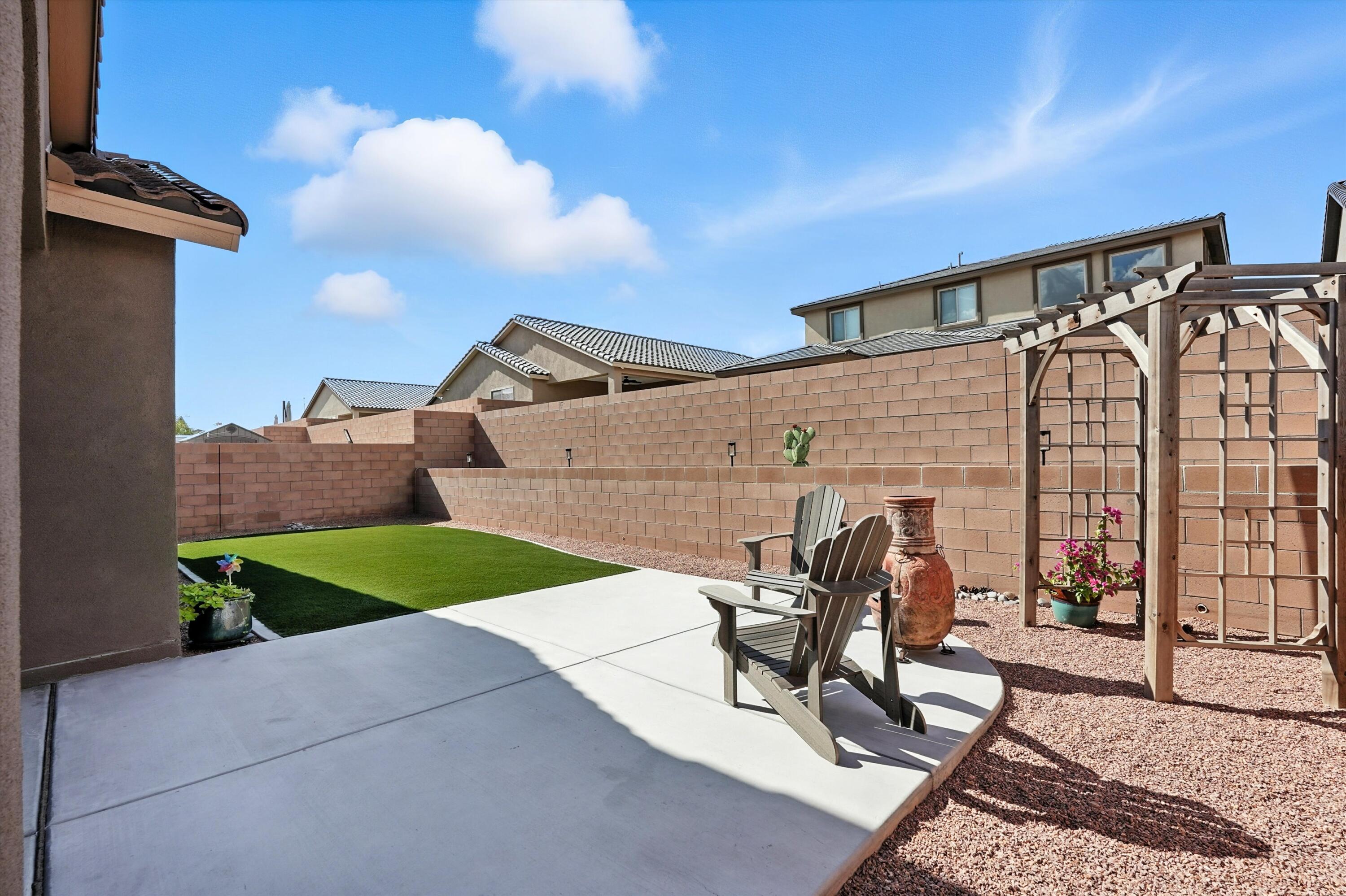 923 Lazuli Road SE