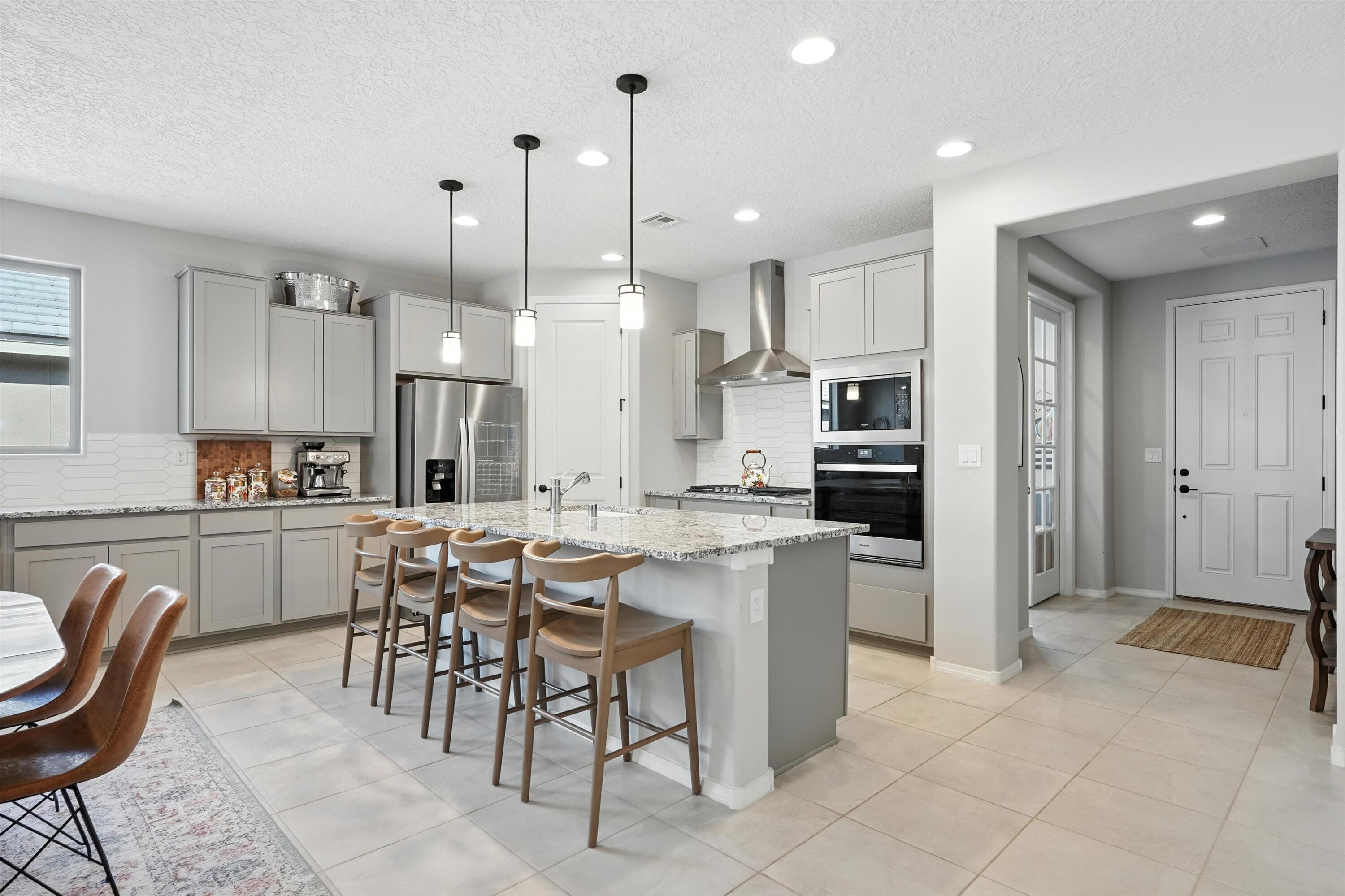 923 Lazuli Road SE