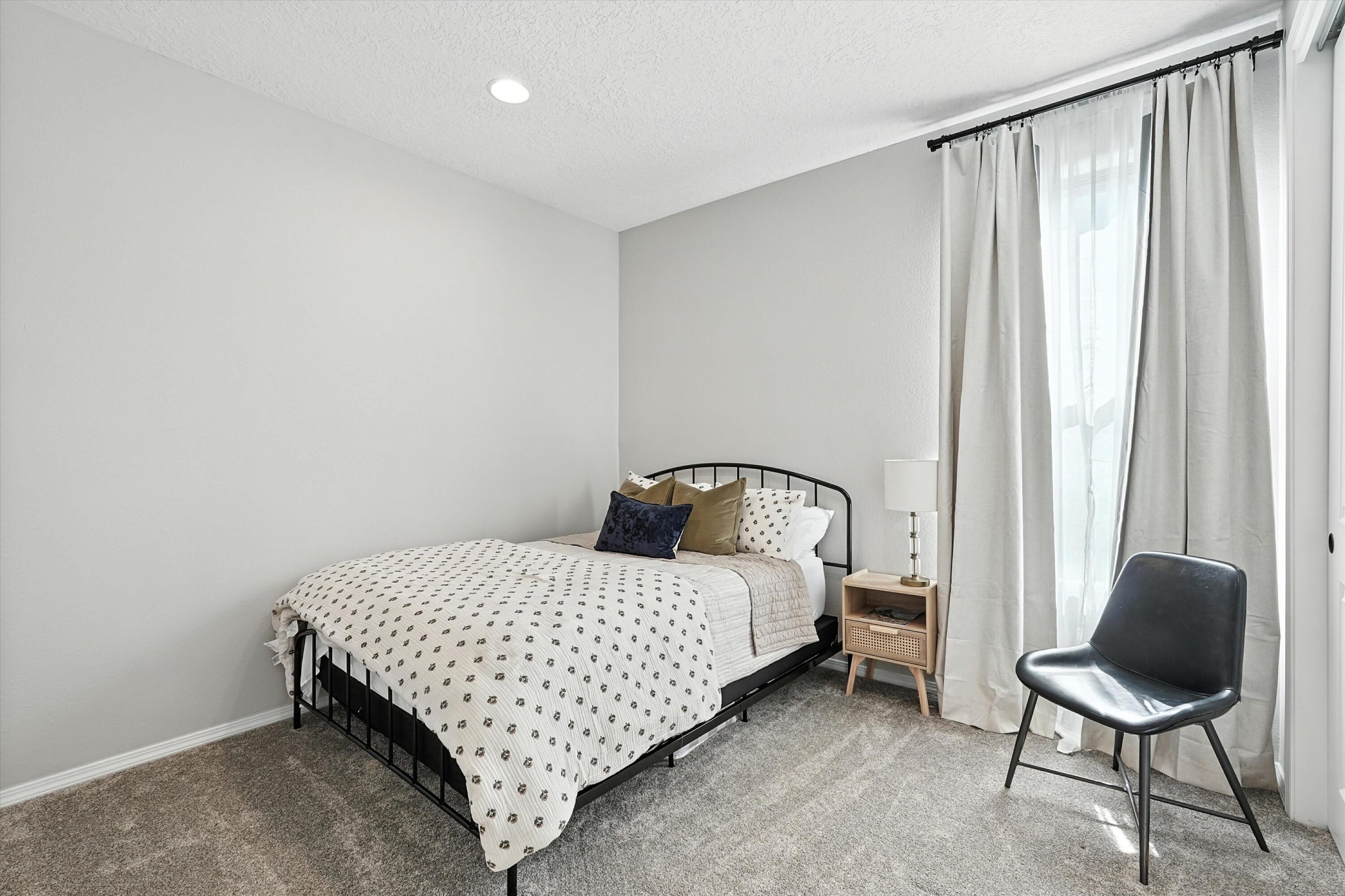 923 Lazuli Road SE