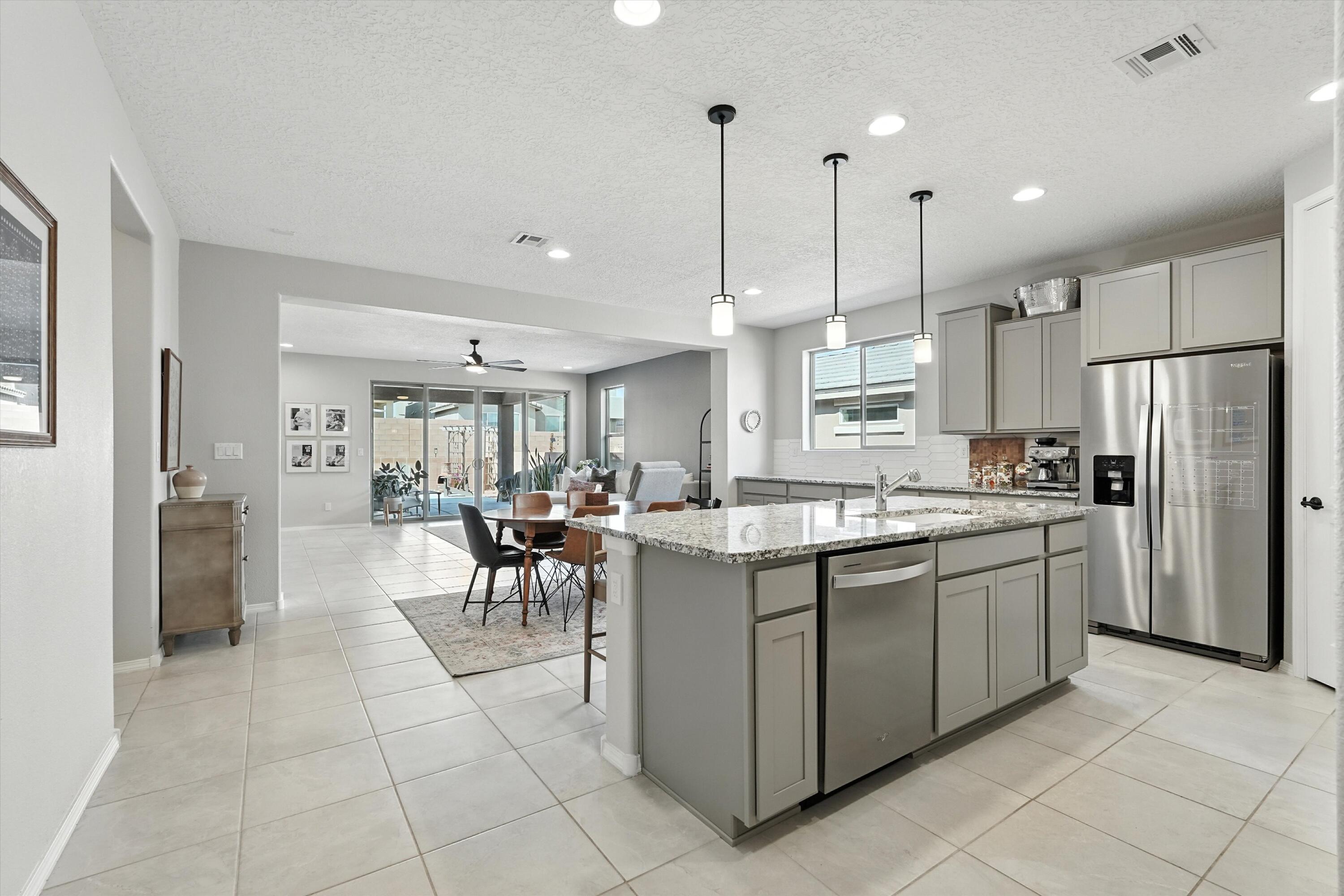 923 Lazuli Road SE