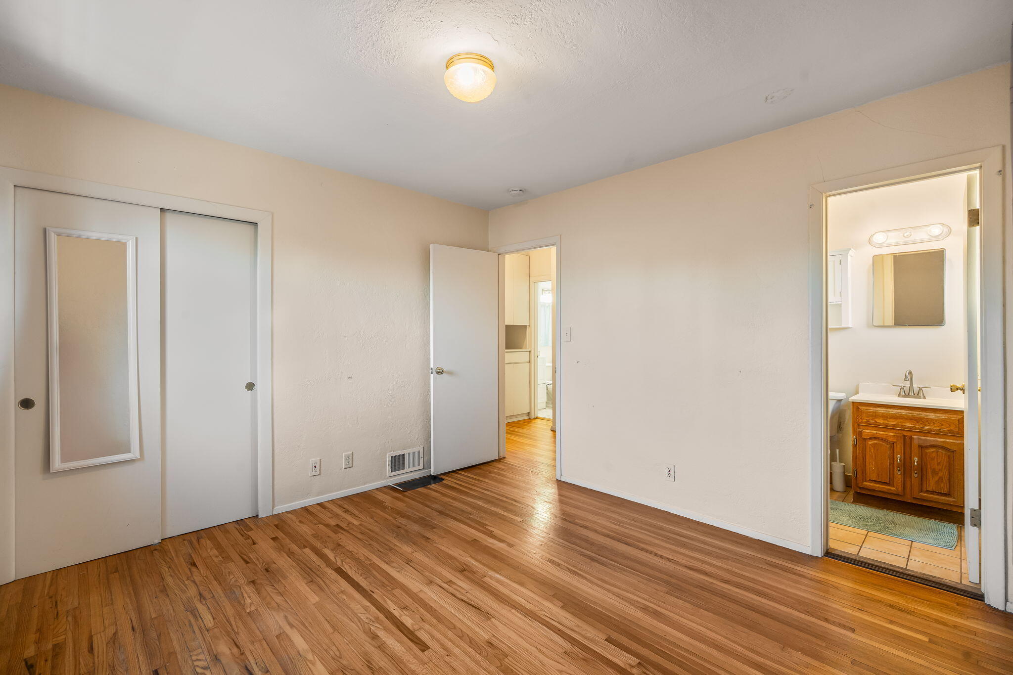 701 Laguayra Drive NE