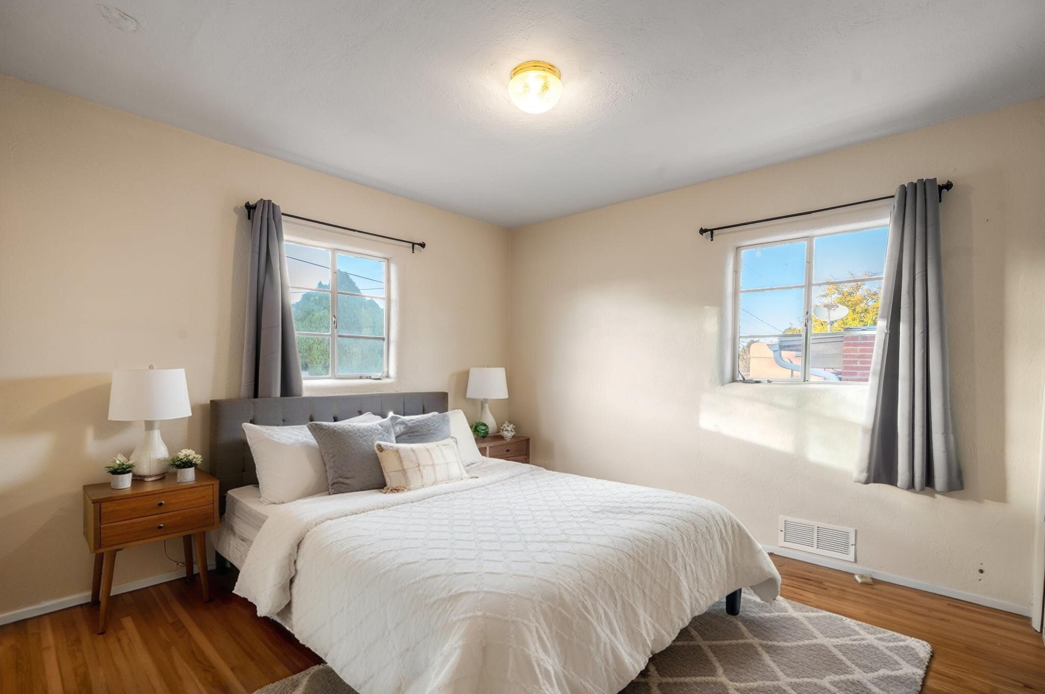 701 Laguayra Drive NE