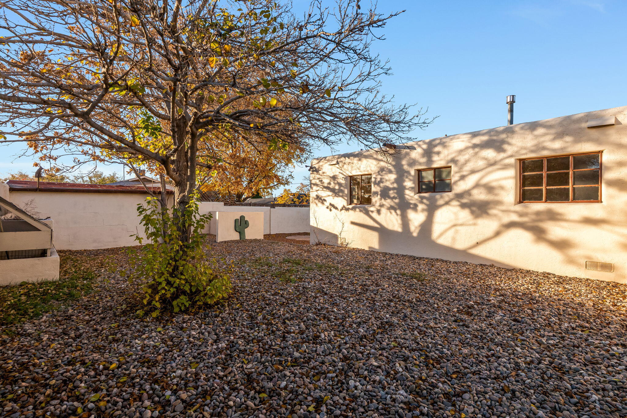 701 Laguayra Drive NE