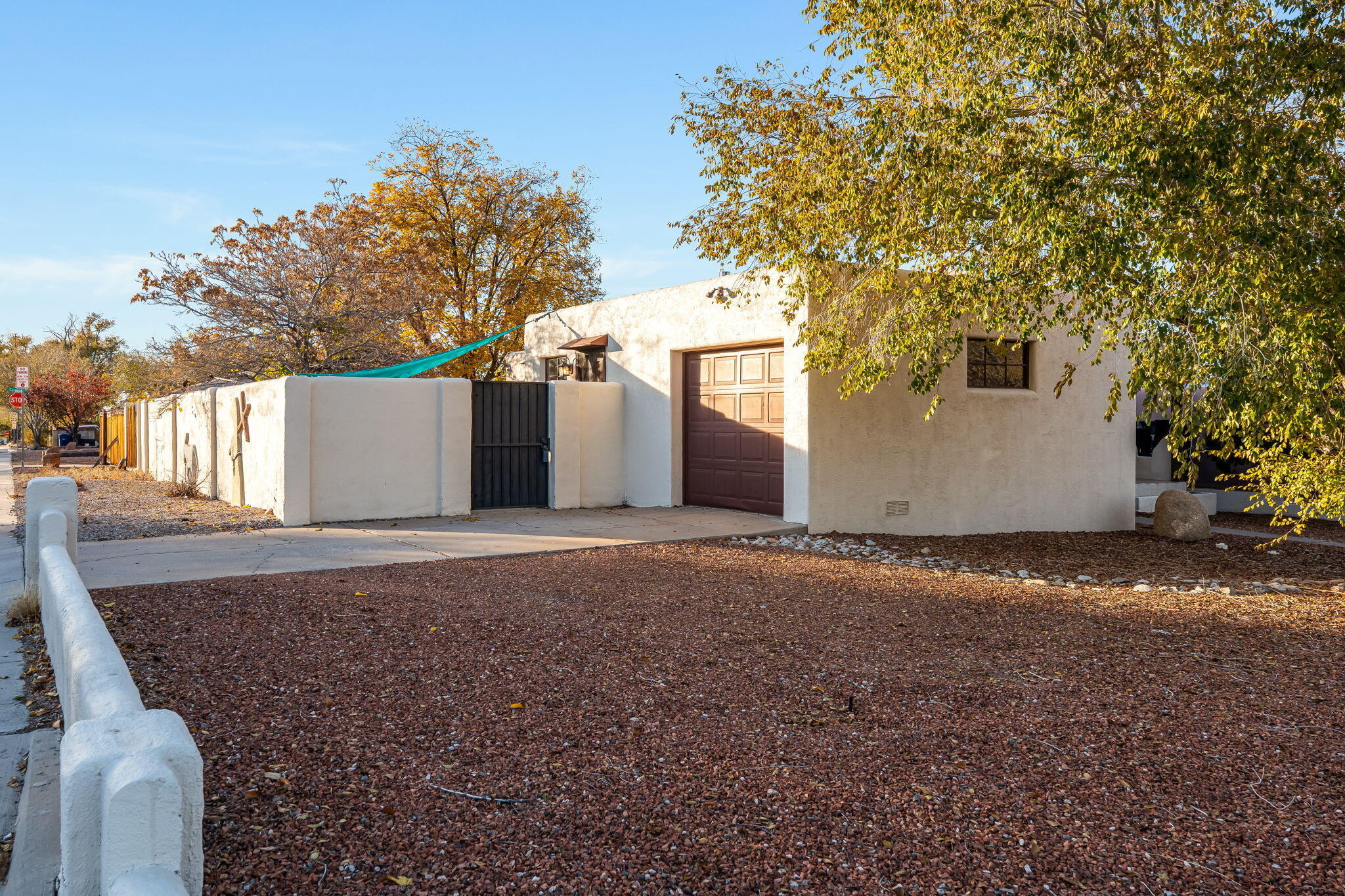 701 Laguayra Drive NE