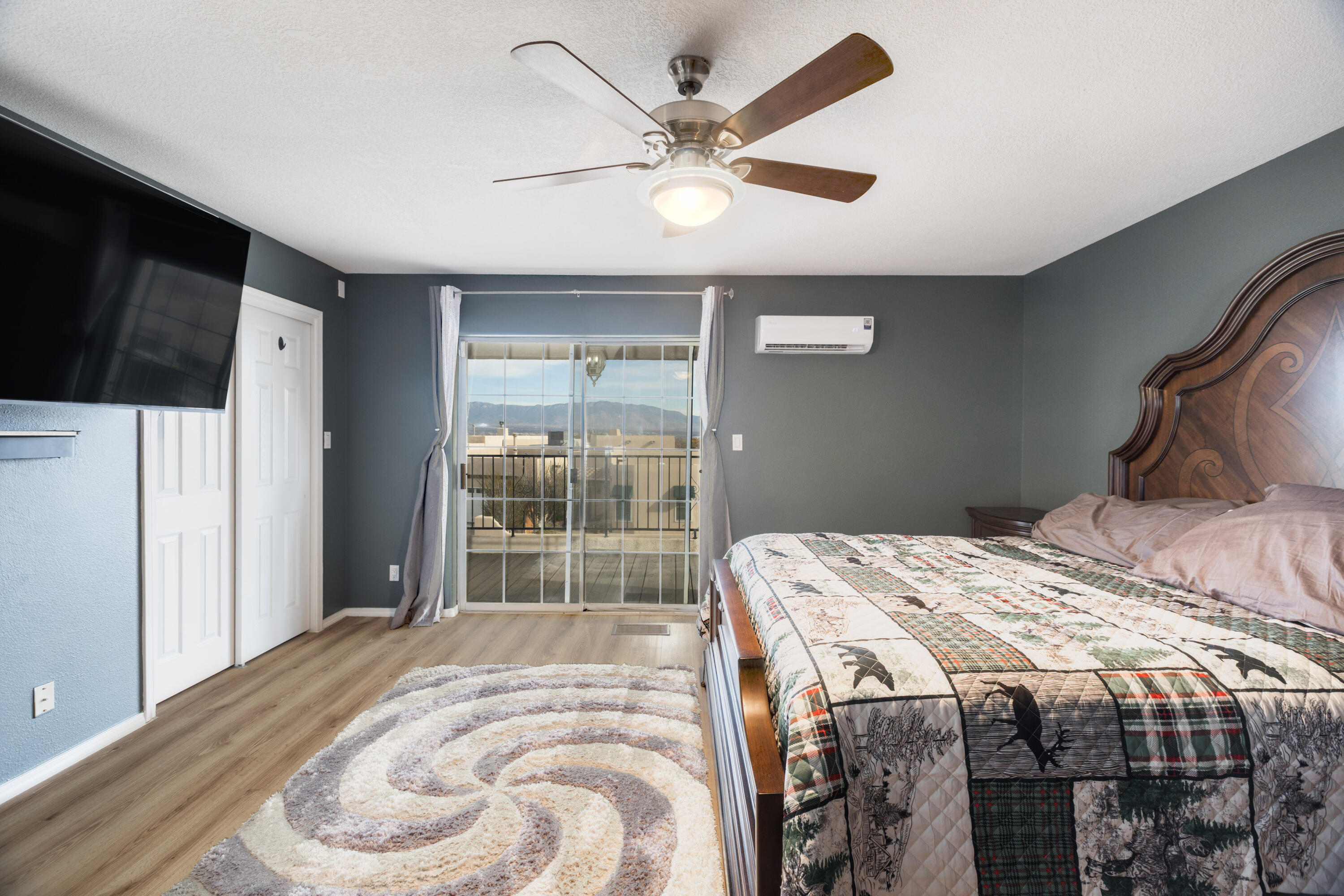 5801 Tres Vistas Court NW