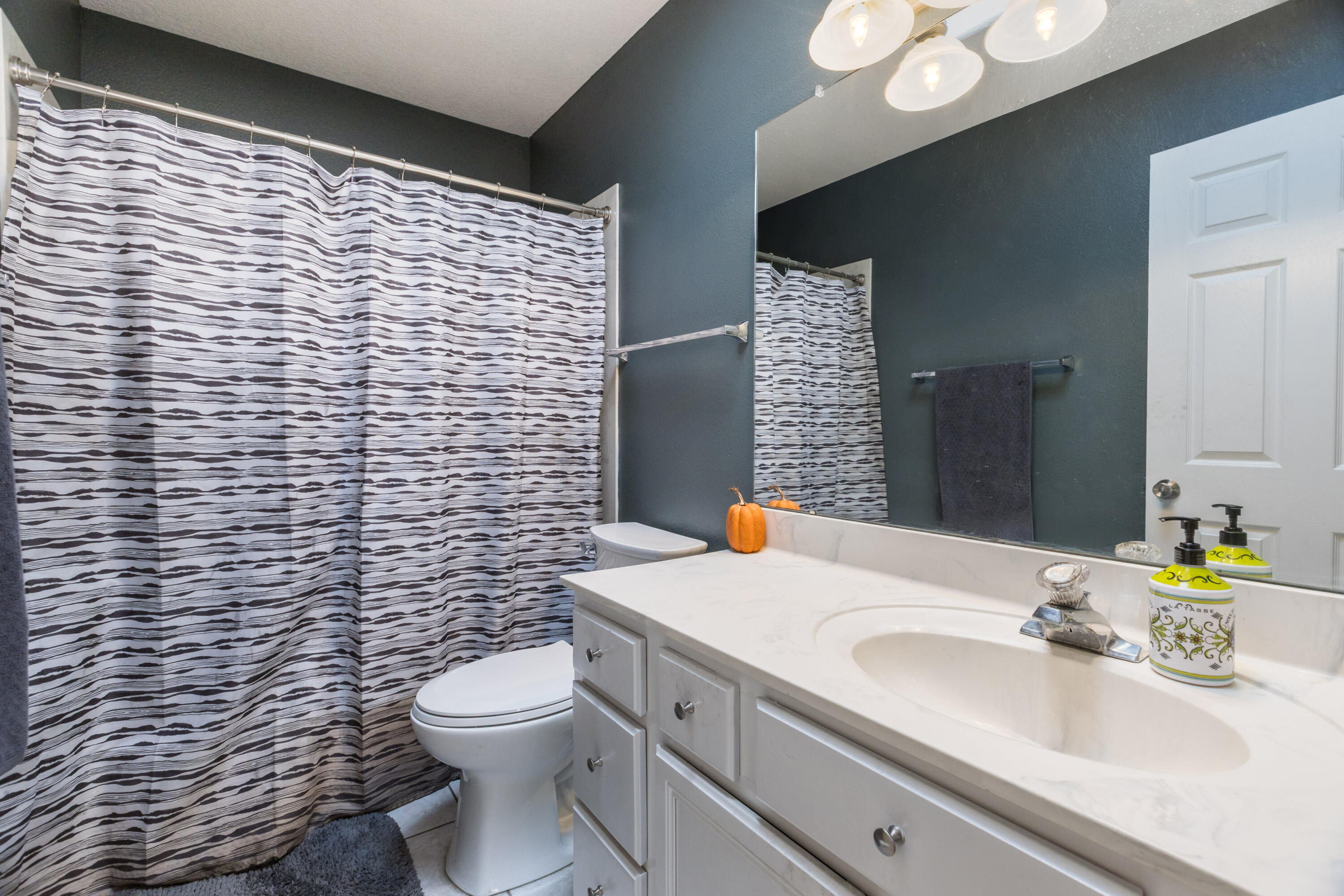 5801 Tres Vistas Court NW