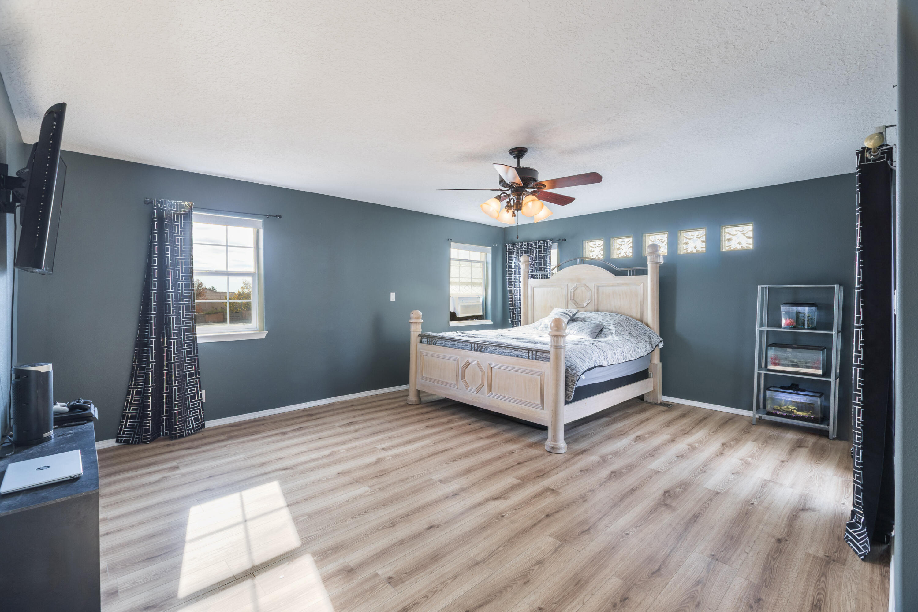 5801 Tres Vistas Court NW