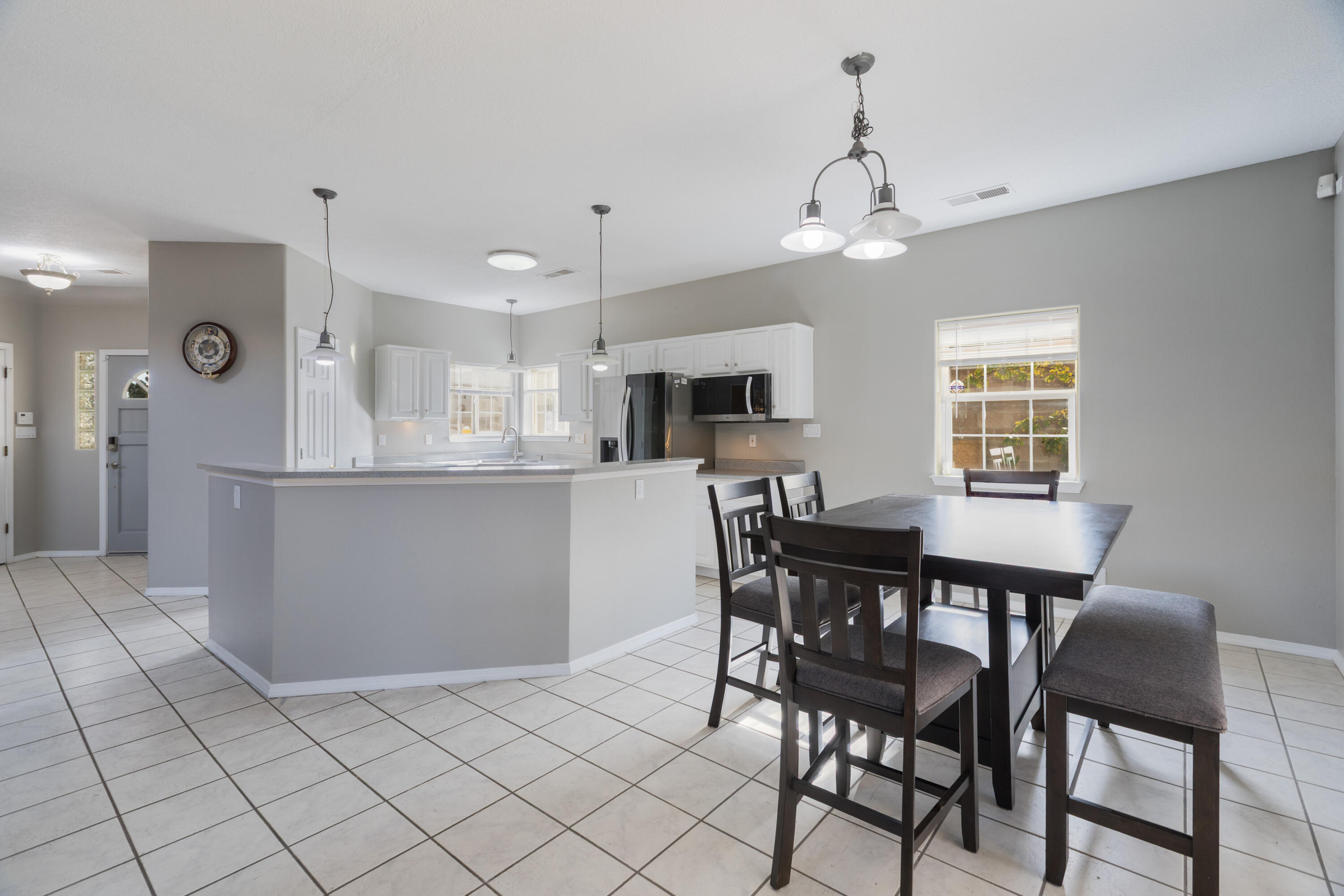 5801 Tres Vistas Court NW