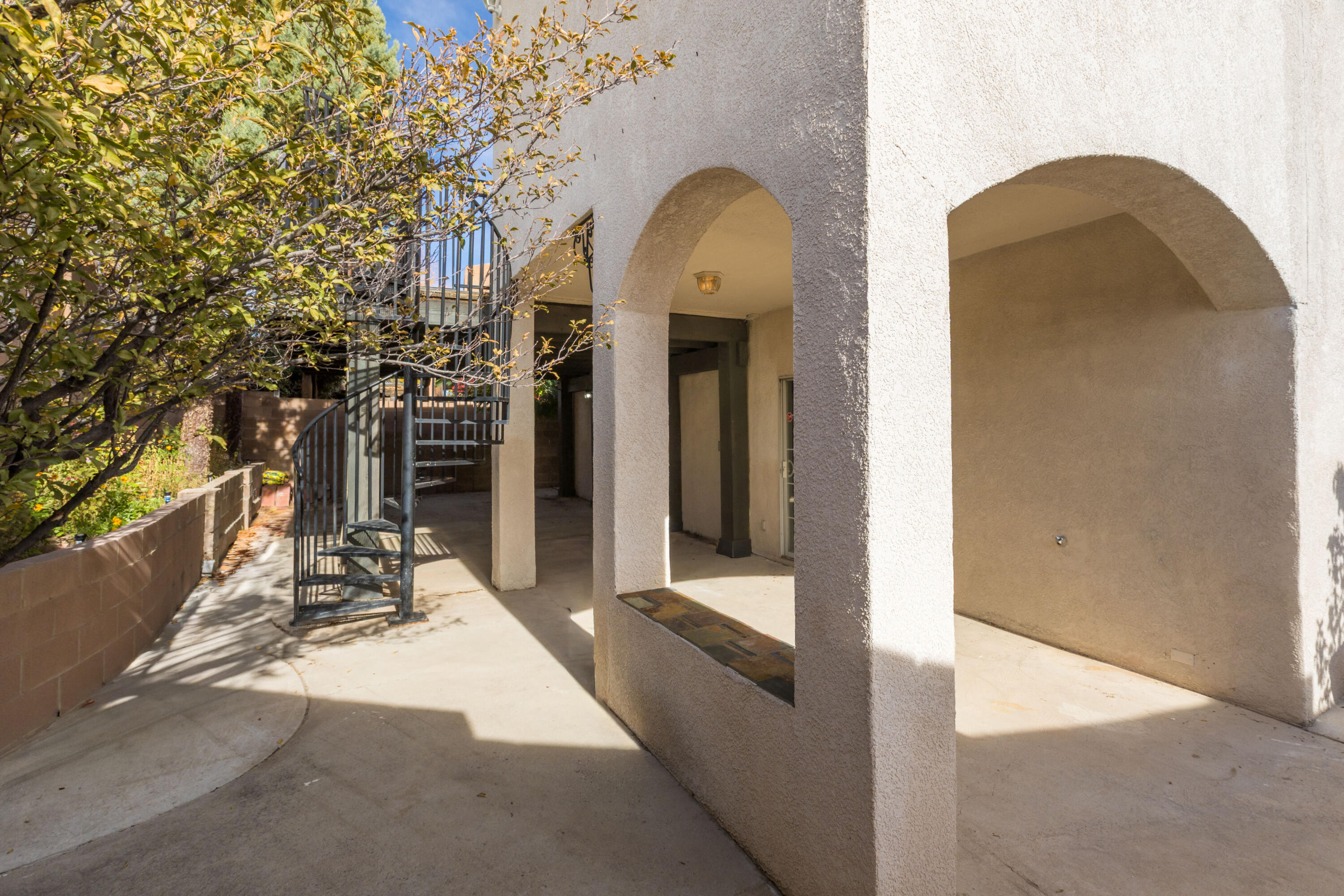 5801 Tres Vistas Court NW