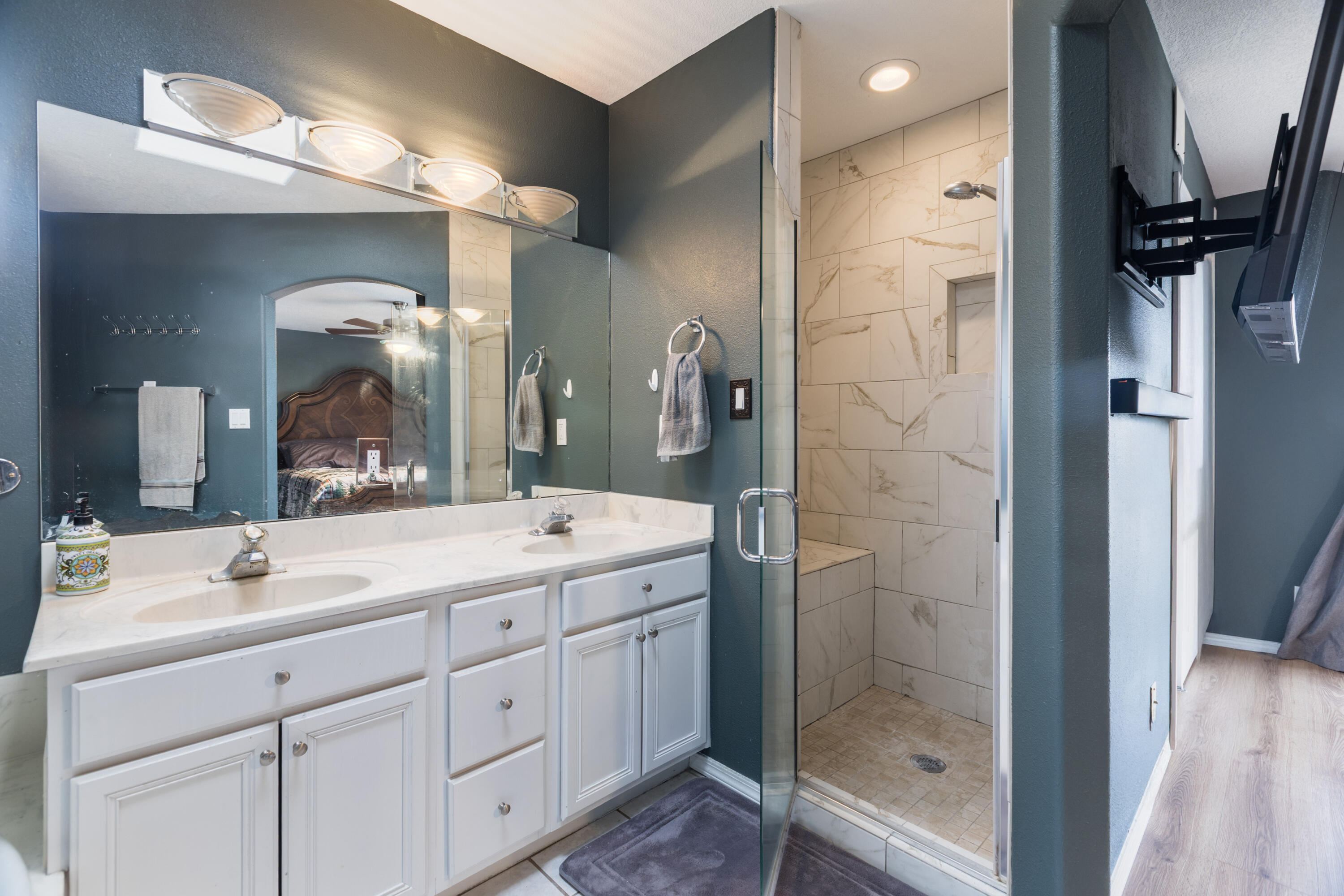 5801 Tres Vistas Court NW