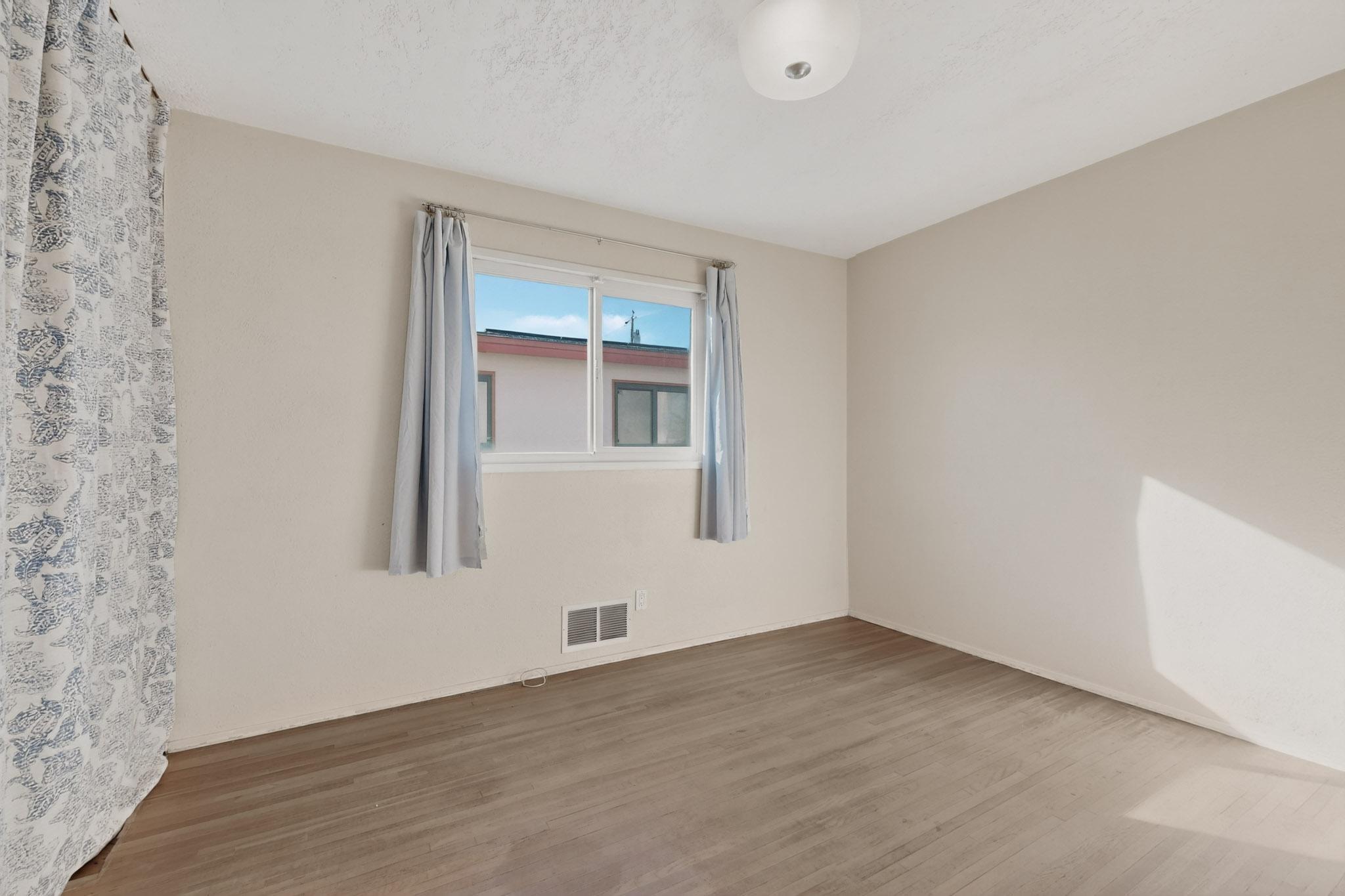 3205 Valencia Drive NE