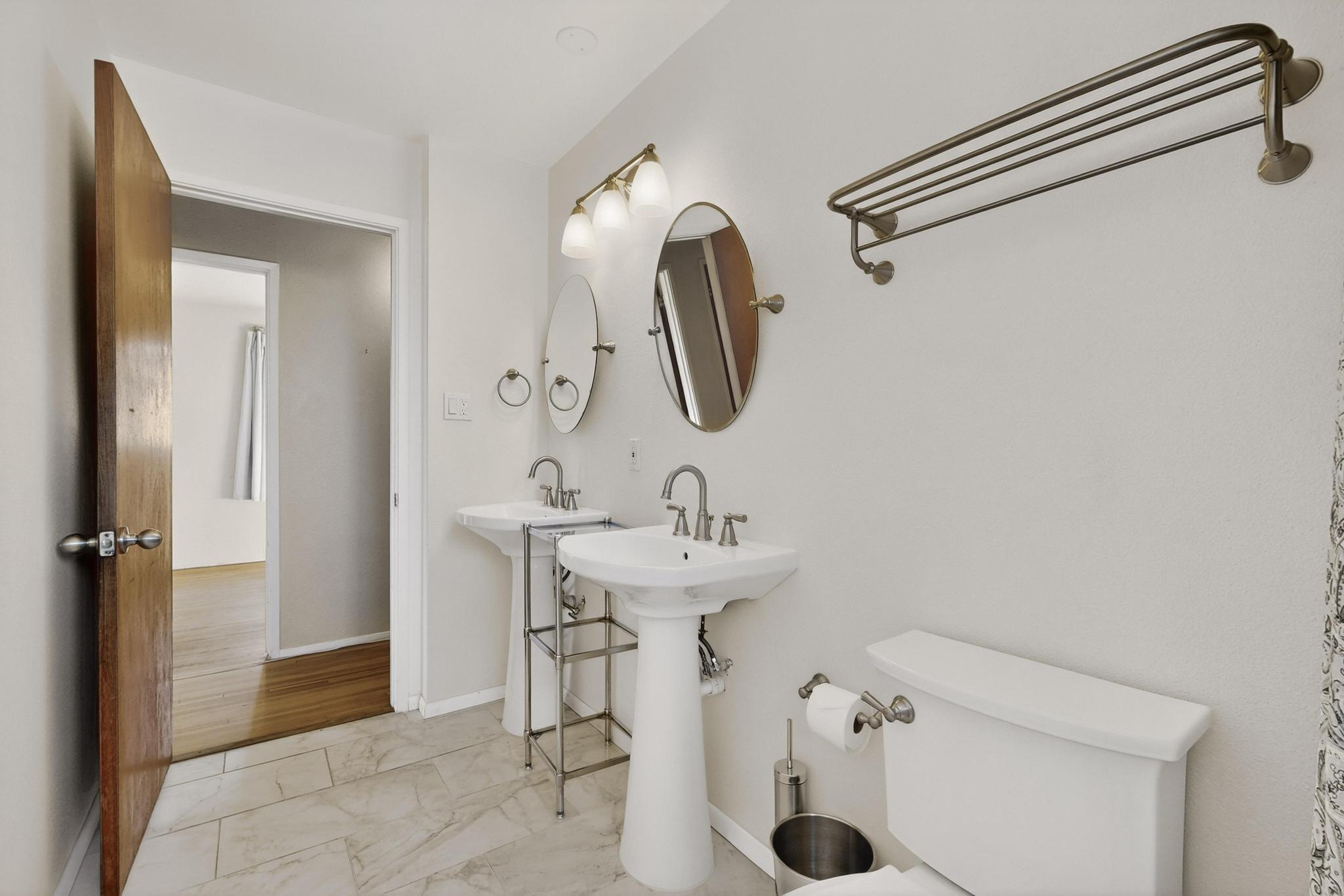 3205 Valencia Drive NE