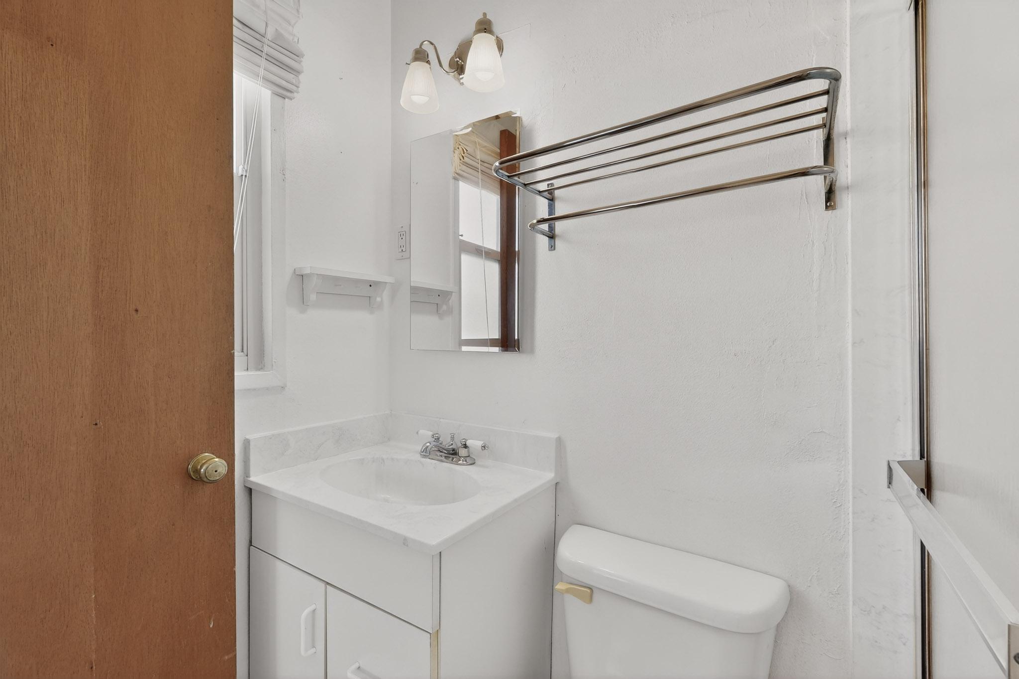 3205 Valencia Drive NE