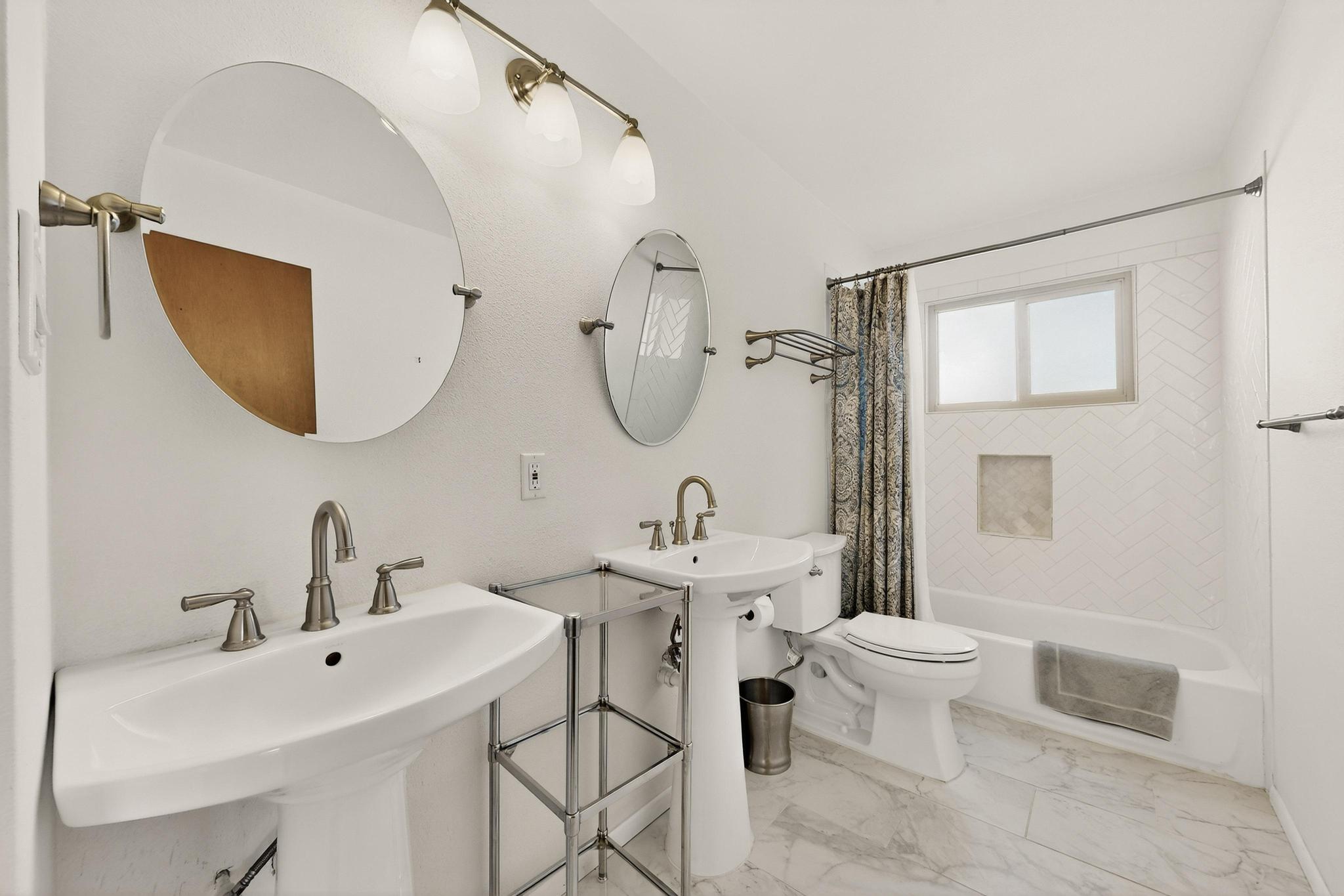 3205 Valencia Drive NE