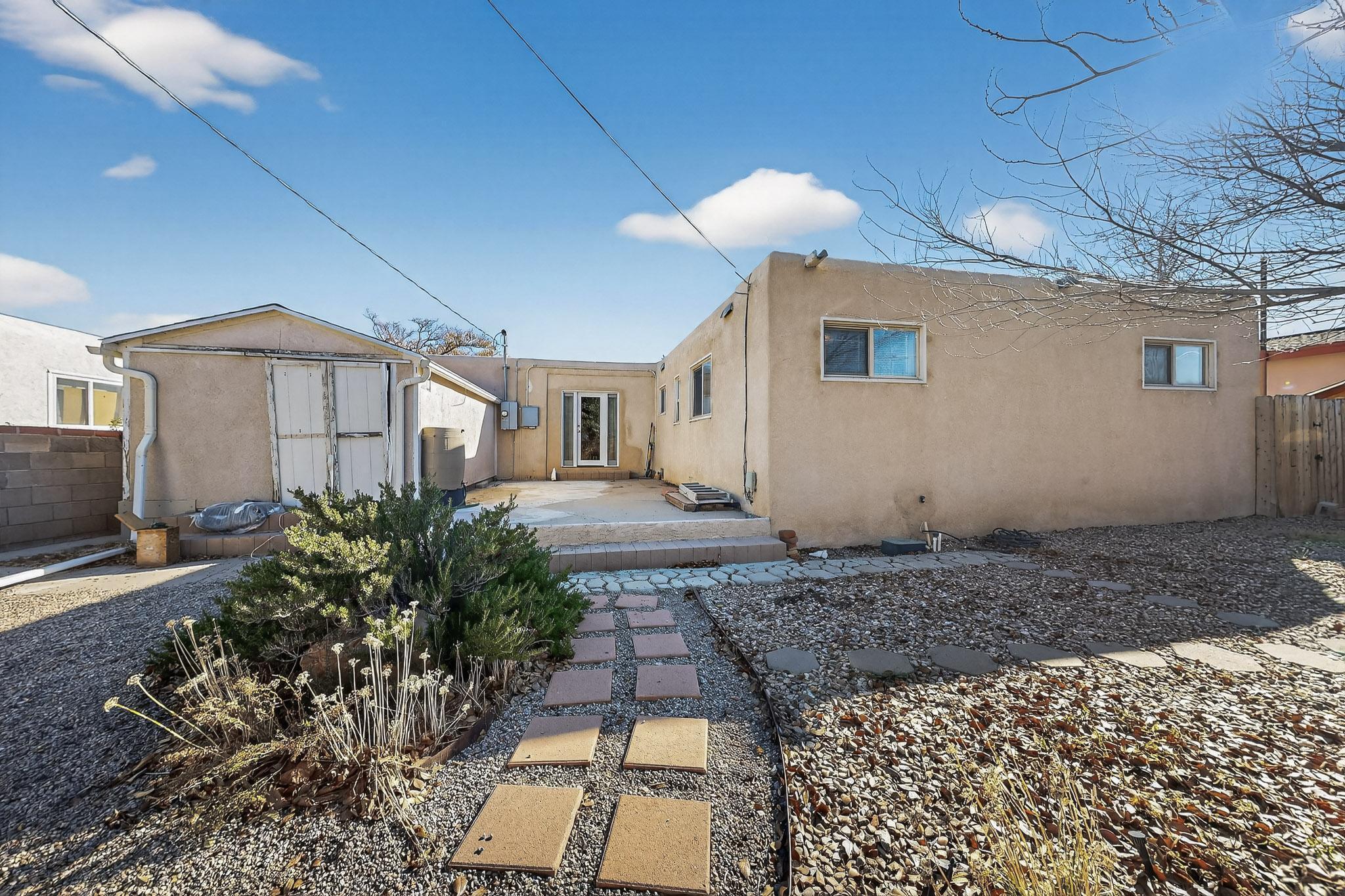 3205 Valencia Drive NE