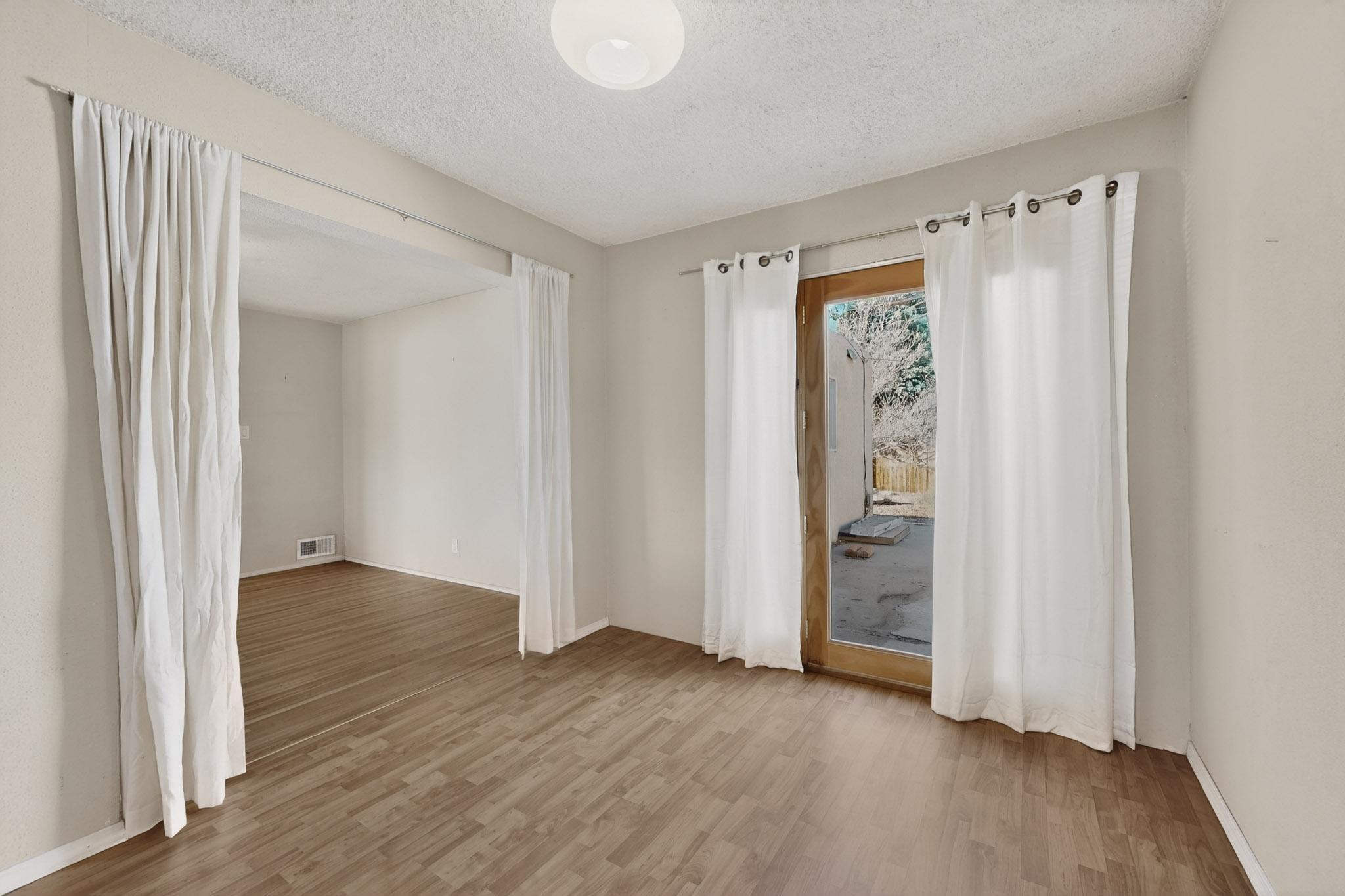 3205 Valencia Drive NE