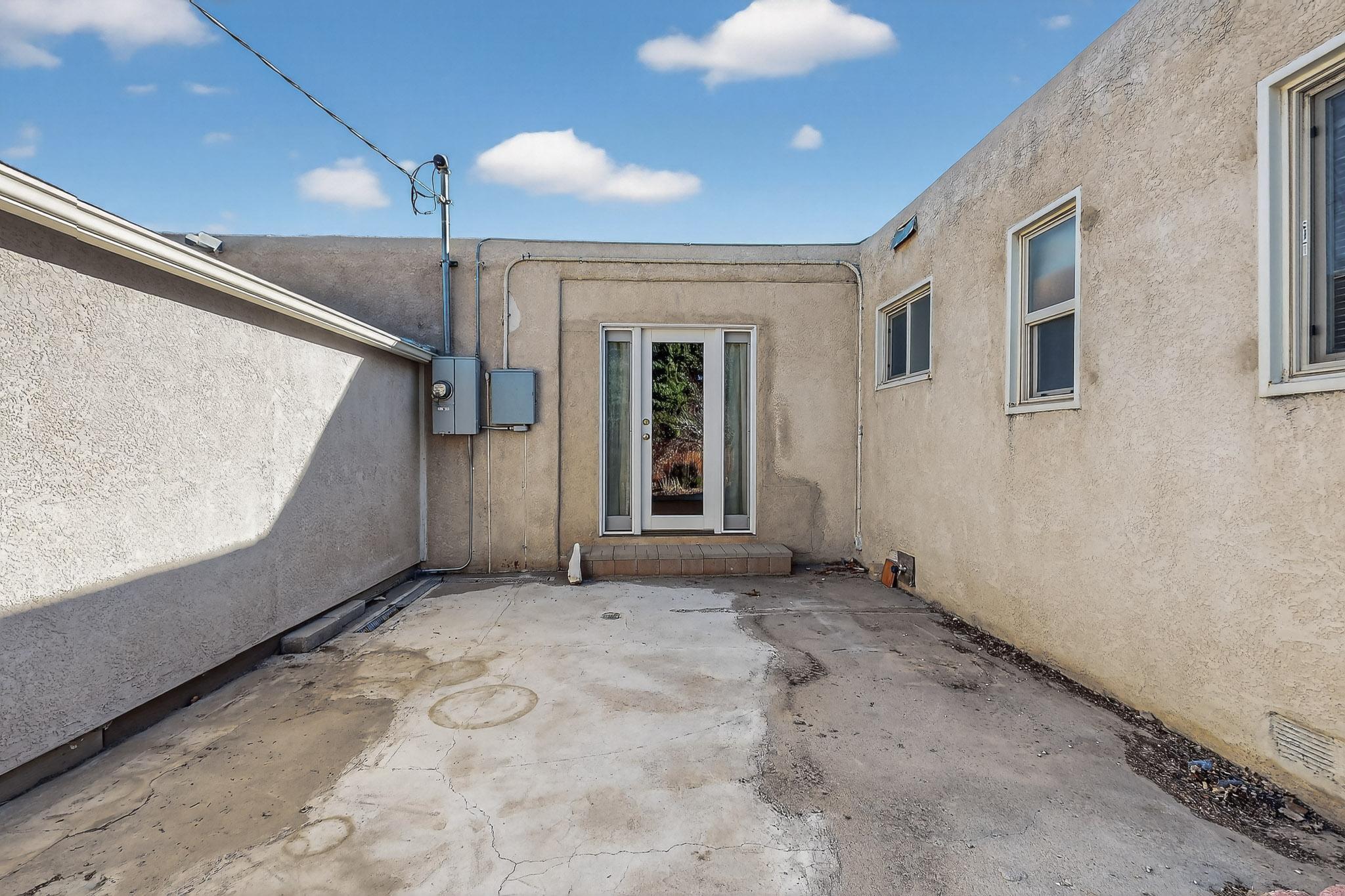 3205 Valencia Drive NE