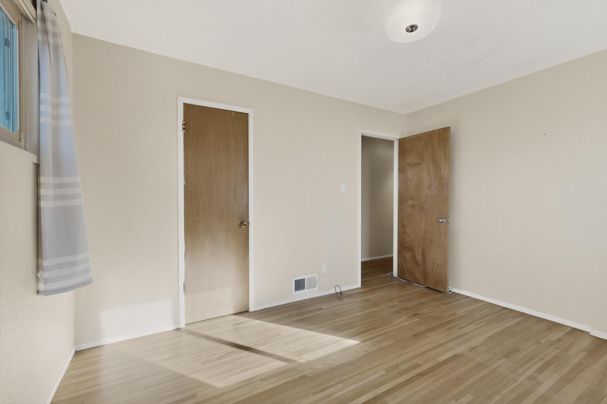 3205 Valencia Drive NE