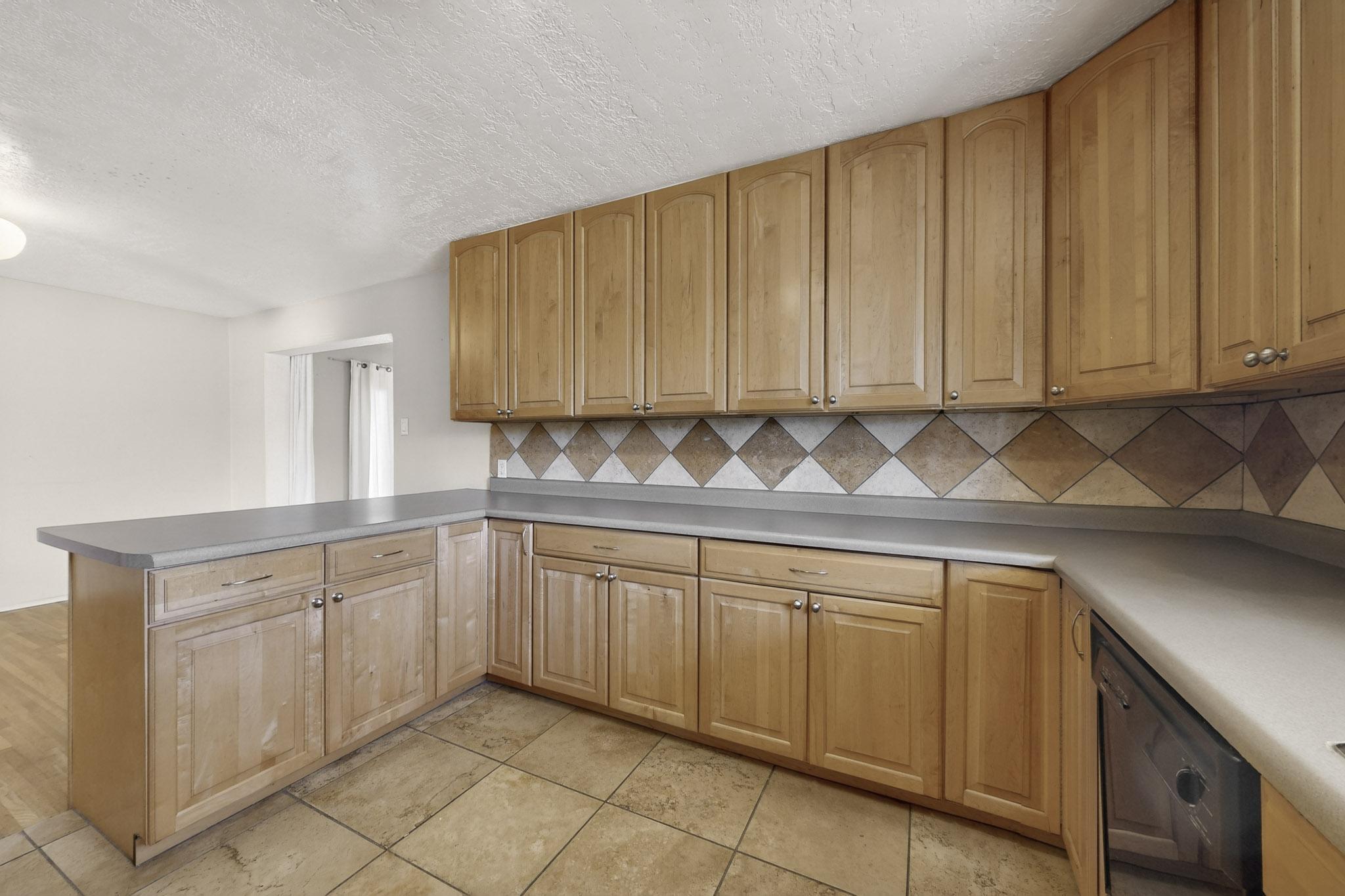 3205 Valencia Drive NE