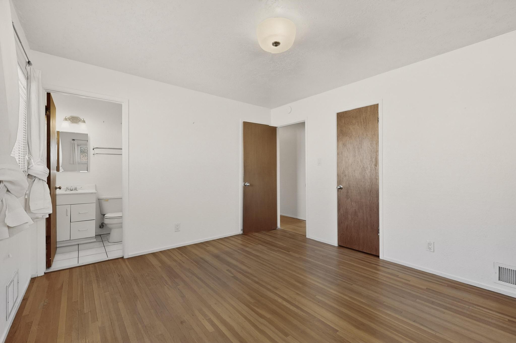 3205 Valencia Drive NE