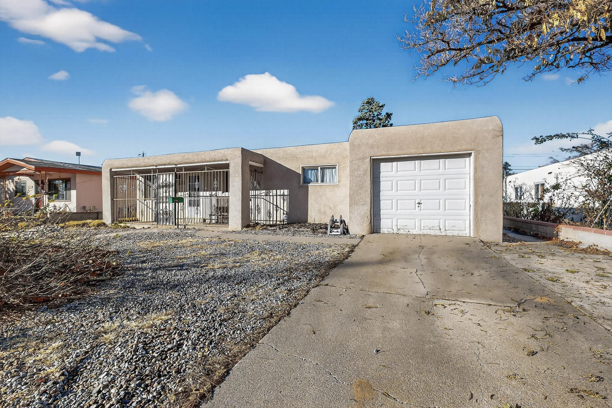 3205 Valencia Drive NE