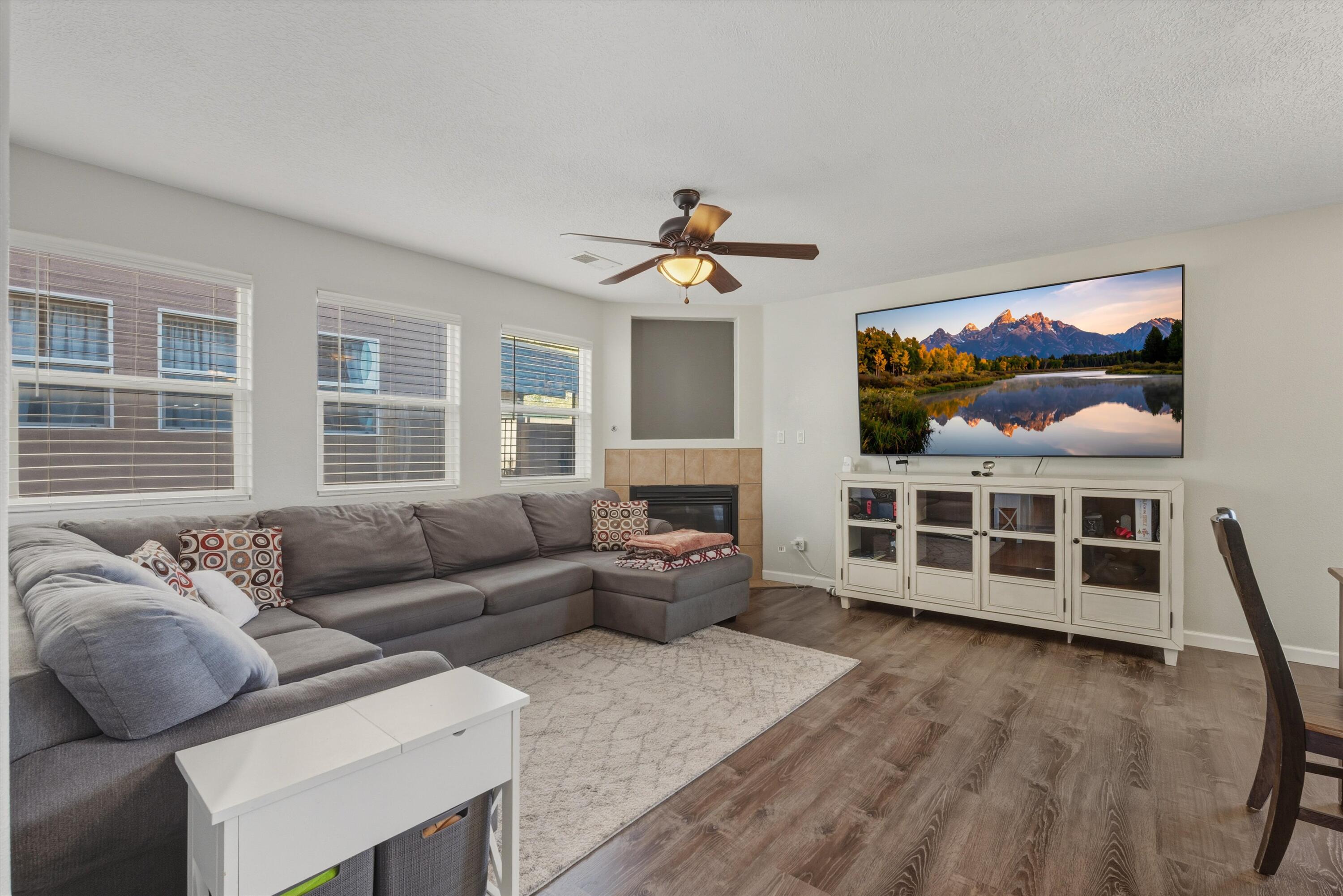 1729 Sierra Norte Loop NE