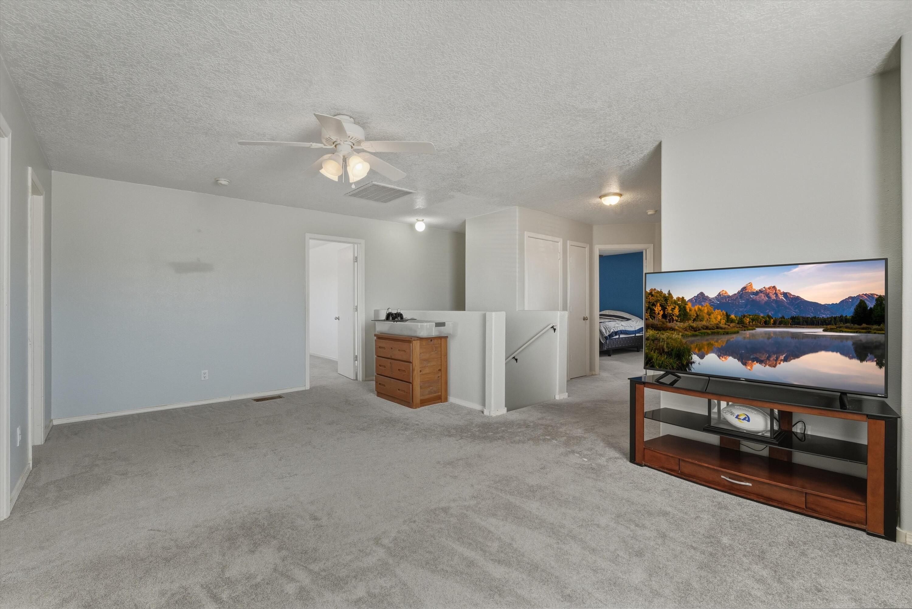 1729 Sierra Norte Loop NE