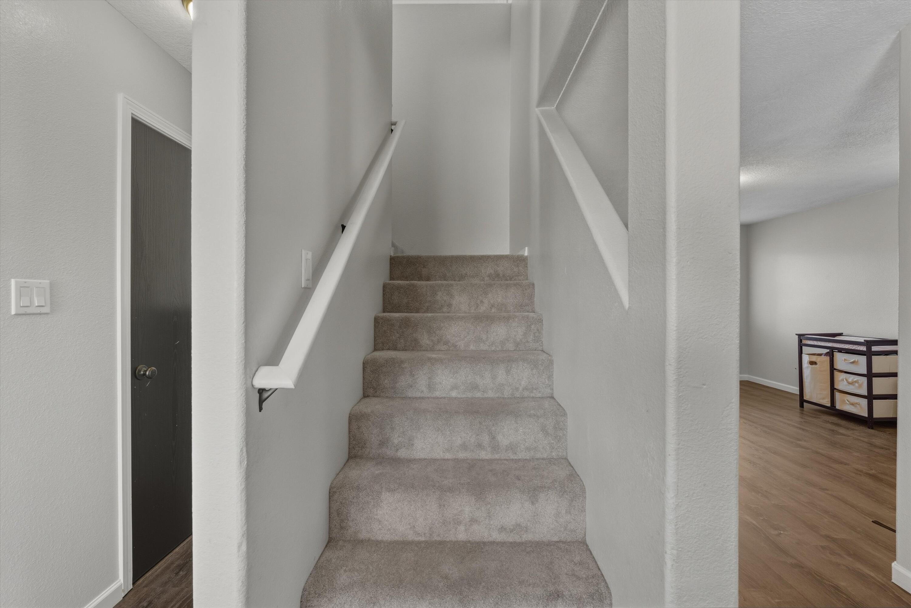 1729 Sierra Norte Loop NE