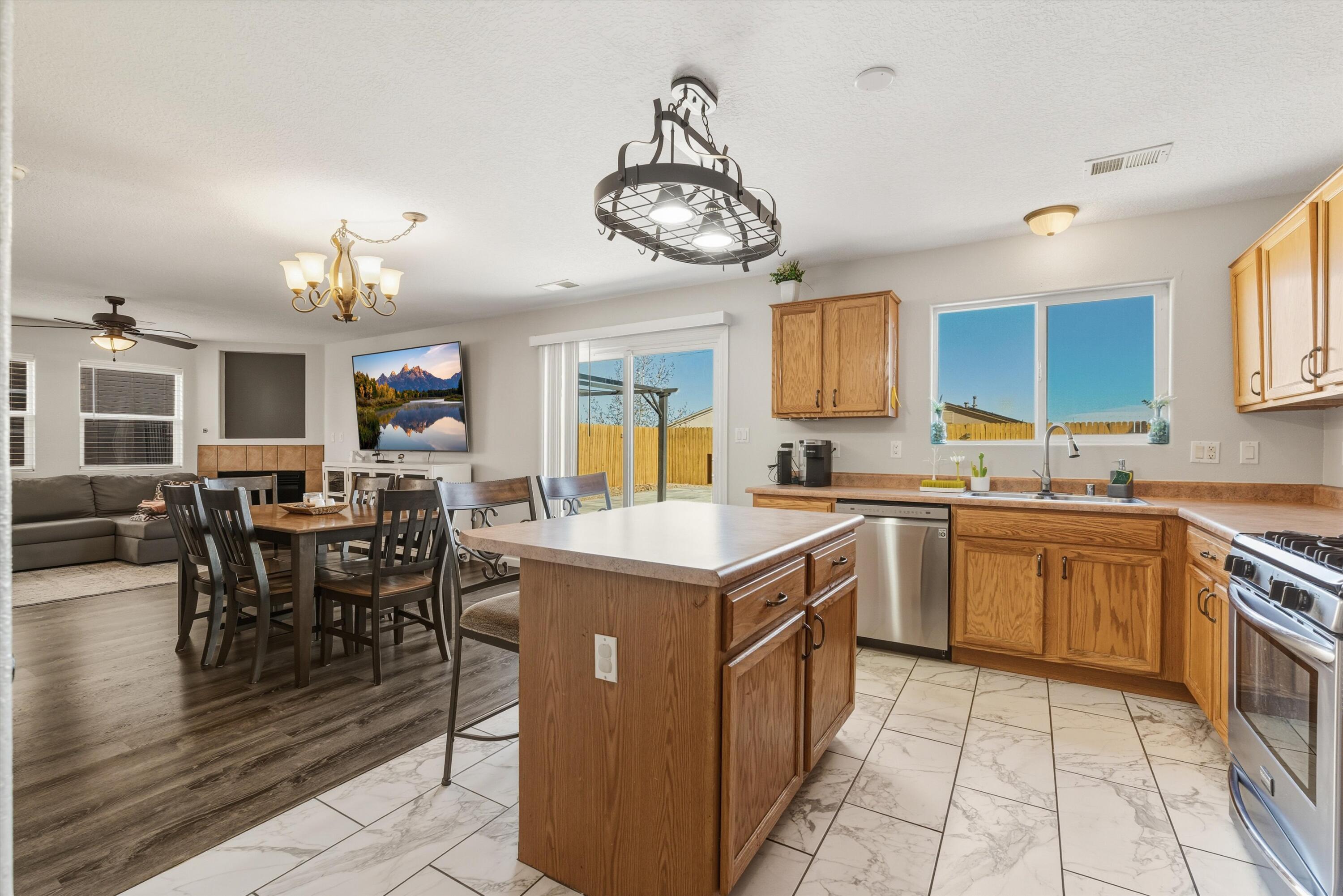 1729 Sierra Norte Loop NE