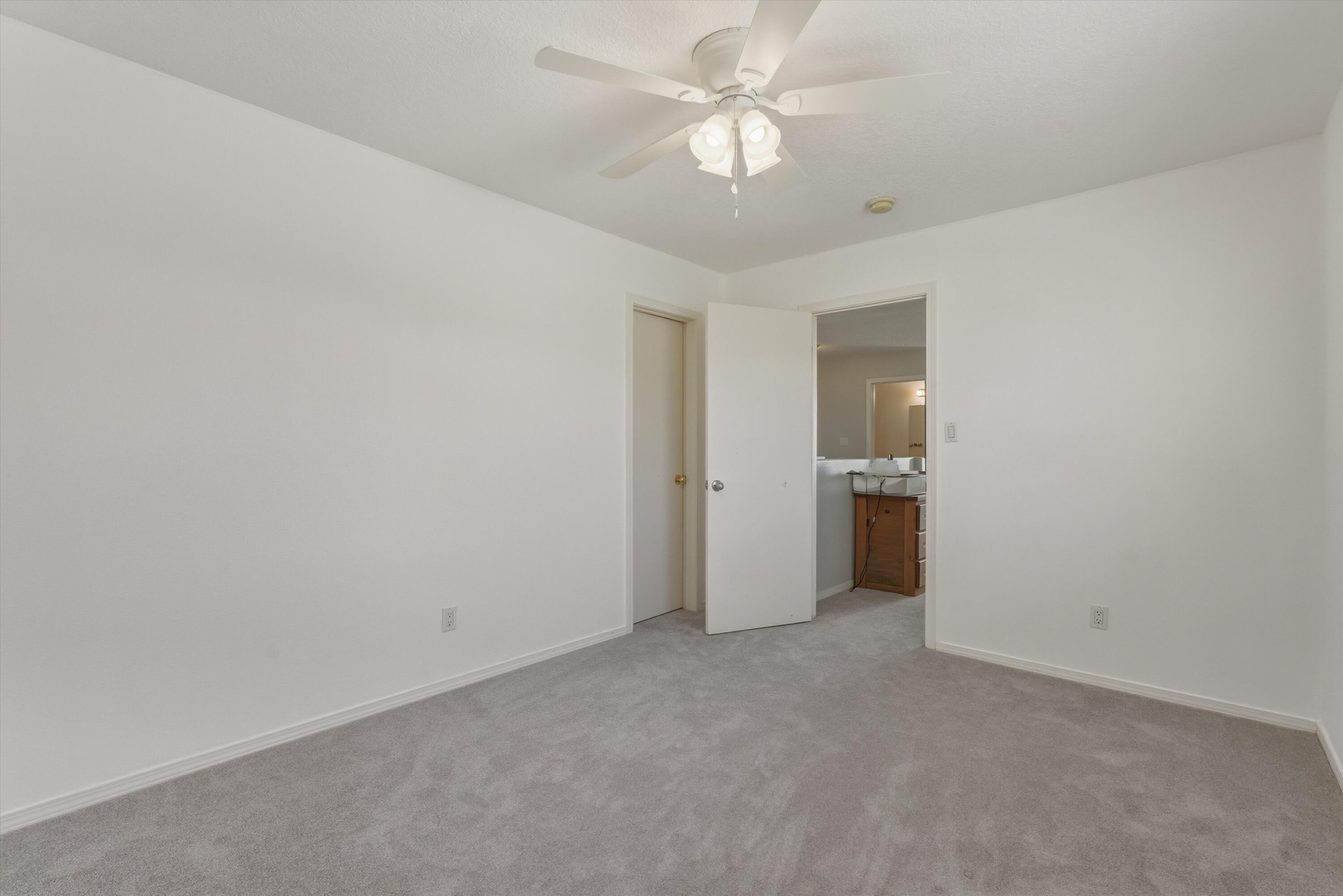 1729 Sierra Norte Loop NE