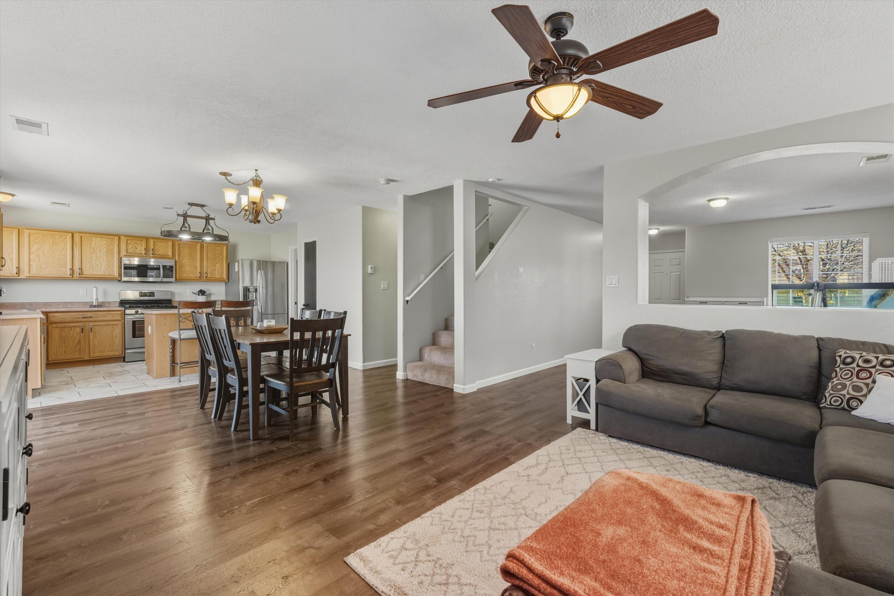 1729 Sierra Norte Loop NE