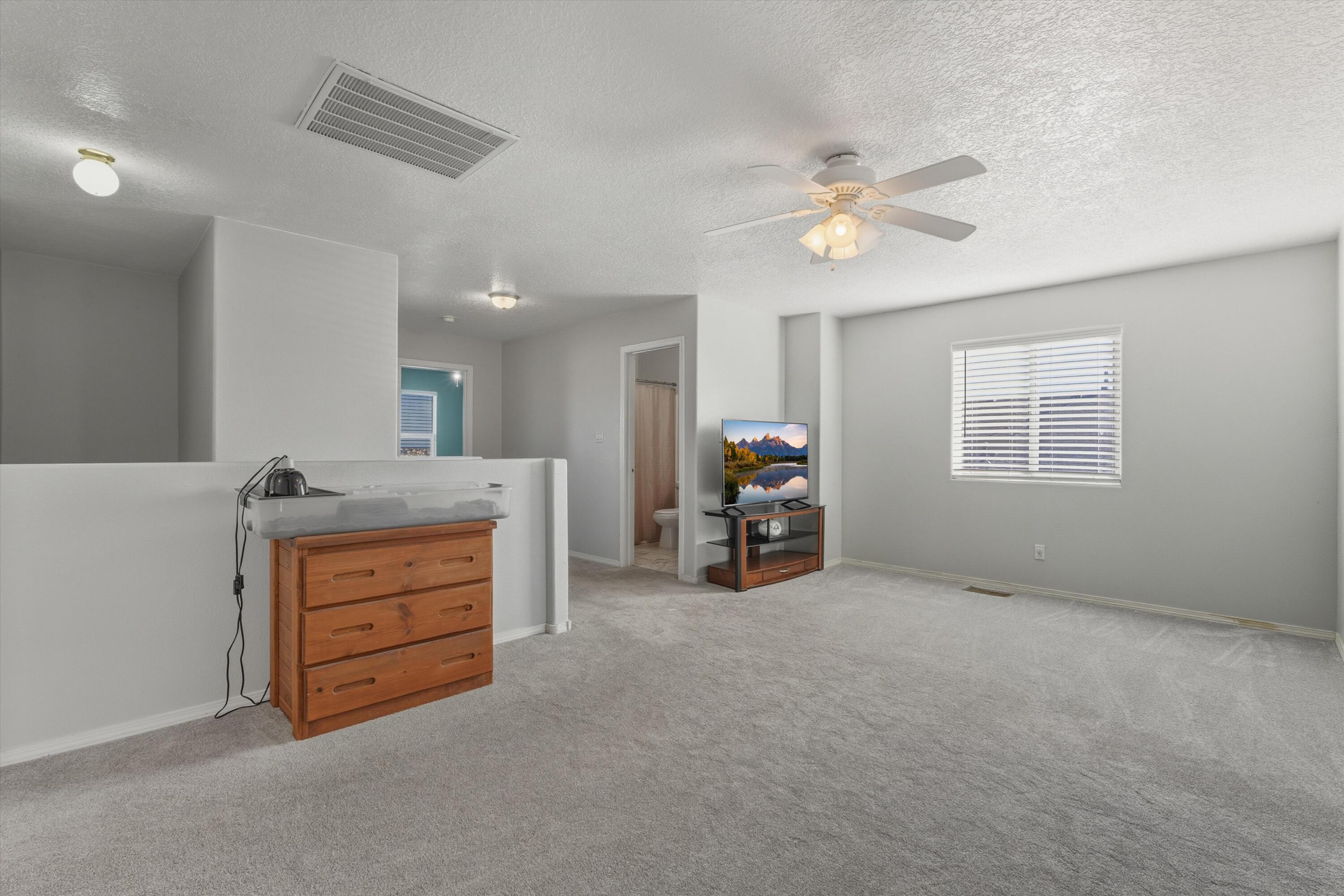 1729 Sierra Norte Loop NE