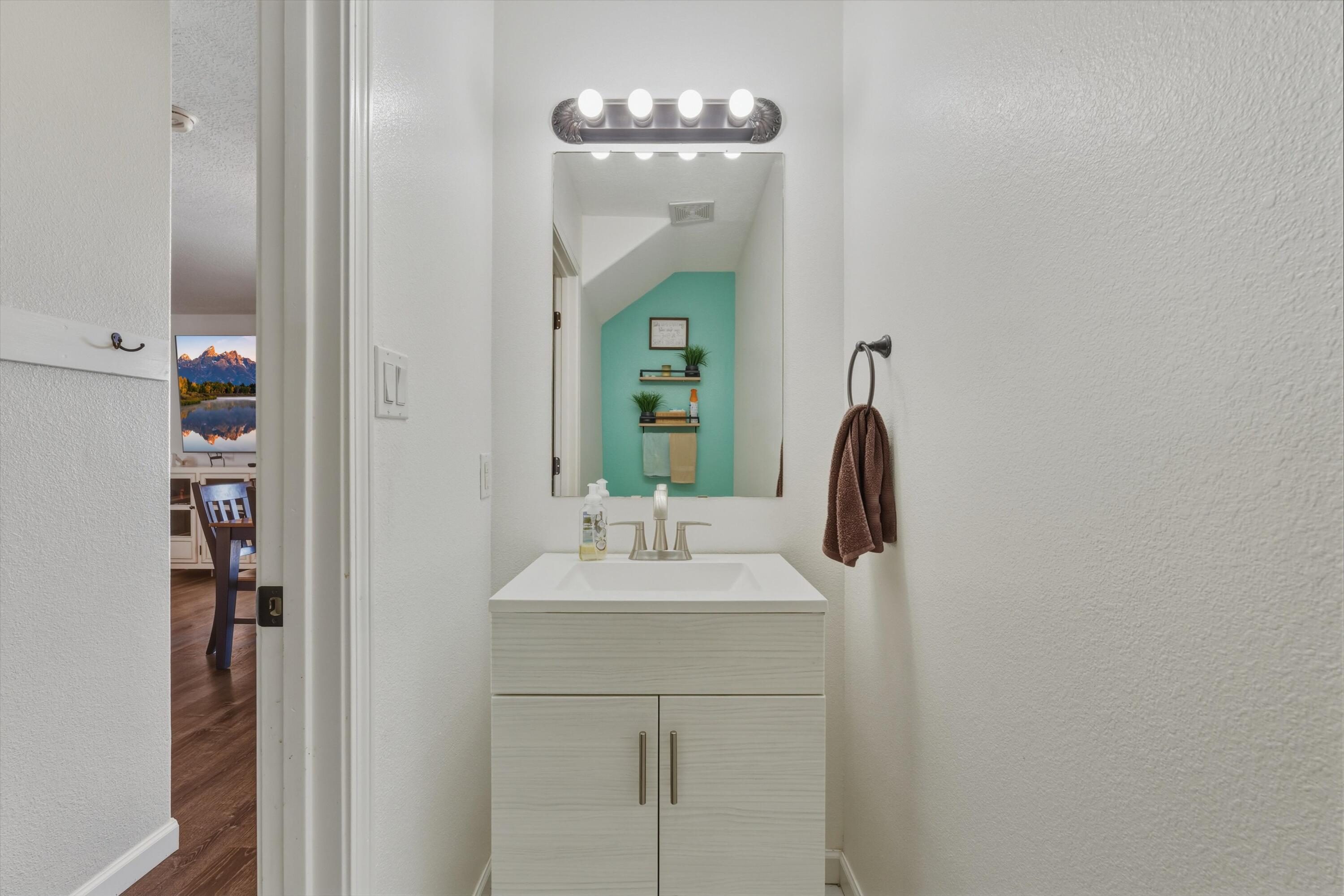 1729 Sierra Norte Loop NE