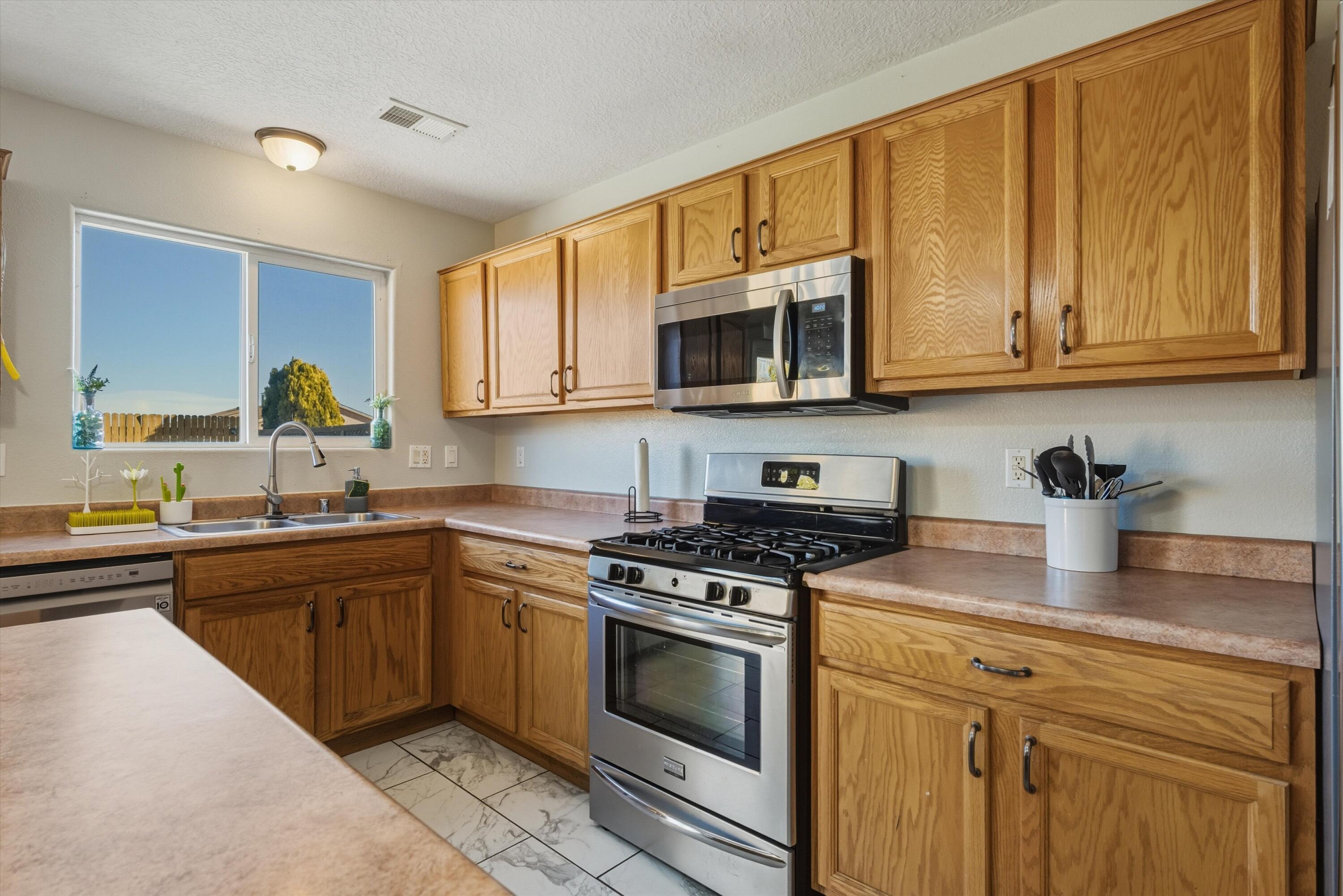 1729 Sierra Norte Loop NE