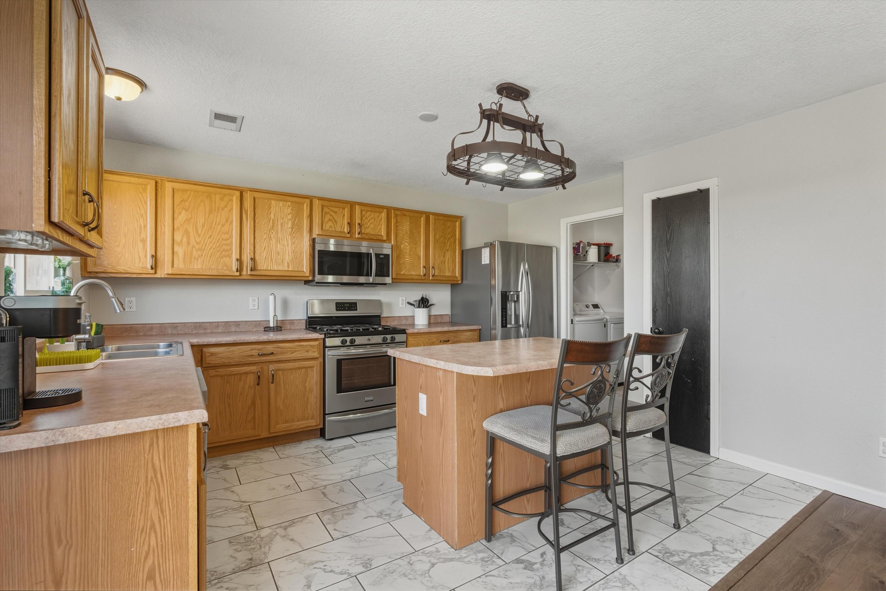 1729 Sierra Norte Loop NE