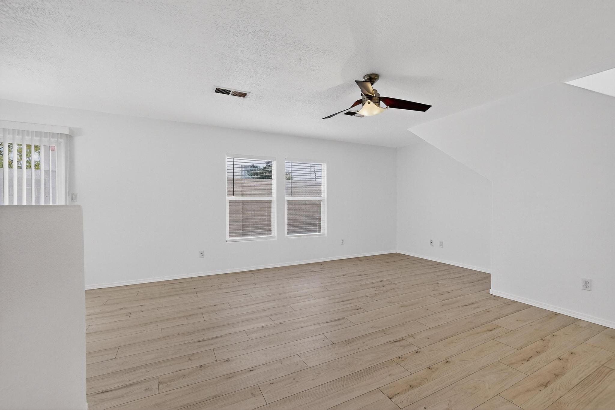 4247 Altura Vista Lane NE