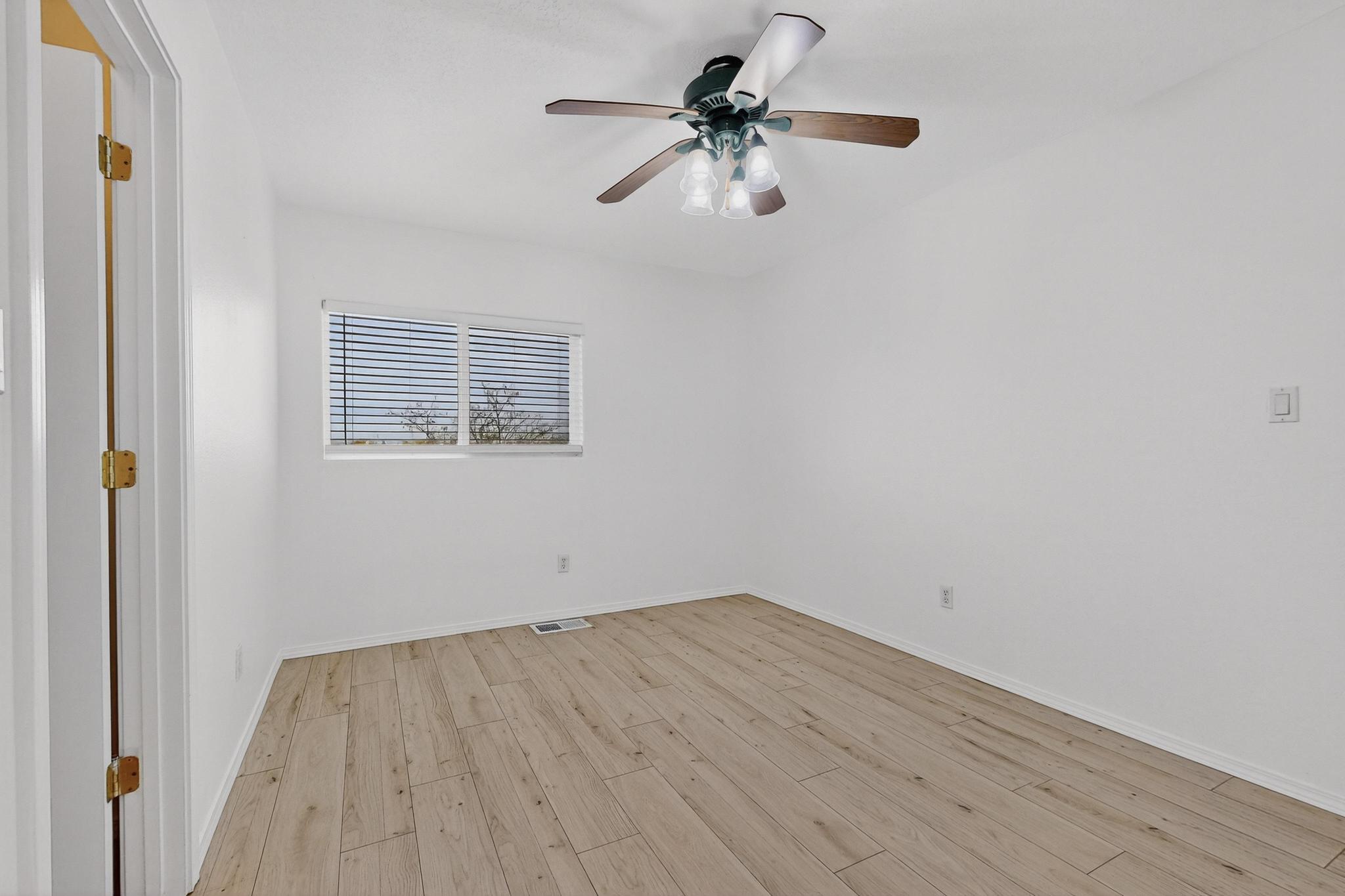 4247 Altura Vista Lane NE