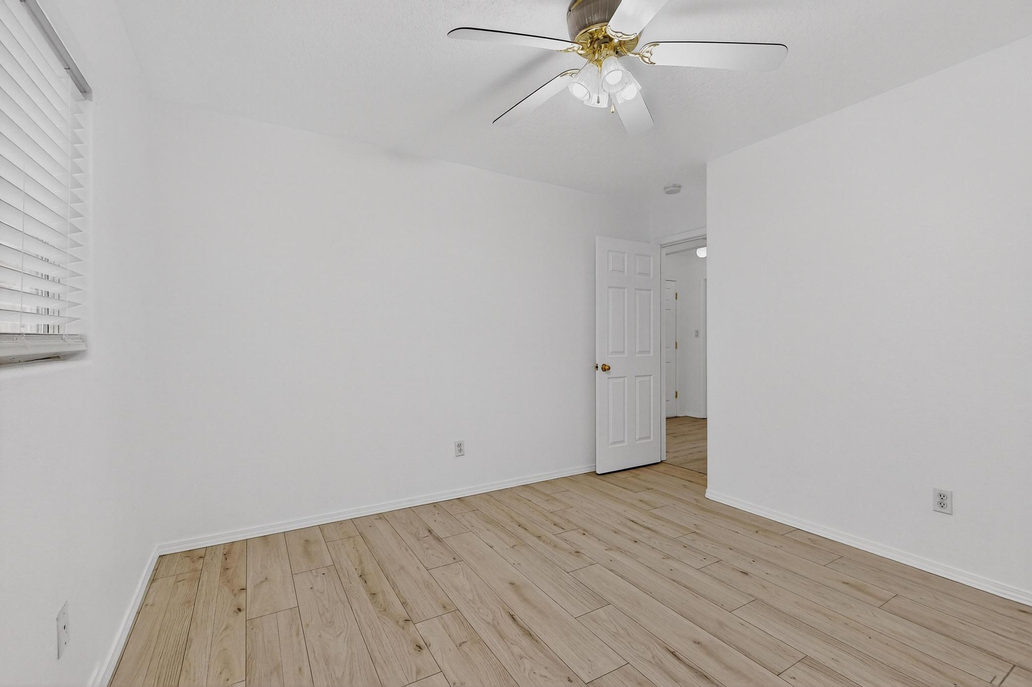 4247 Altura Vista Lane NE