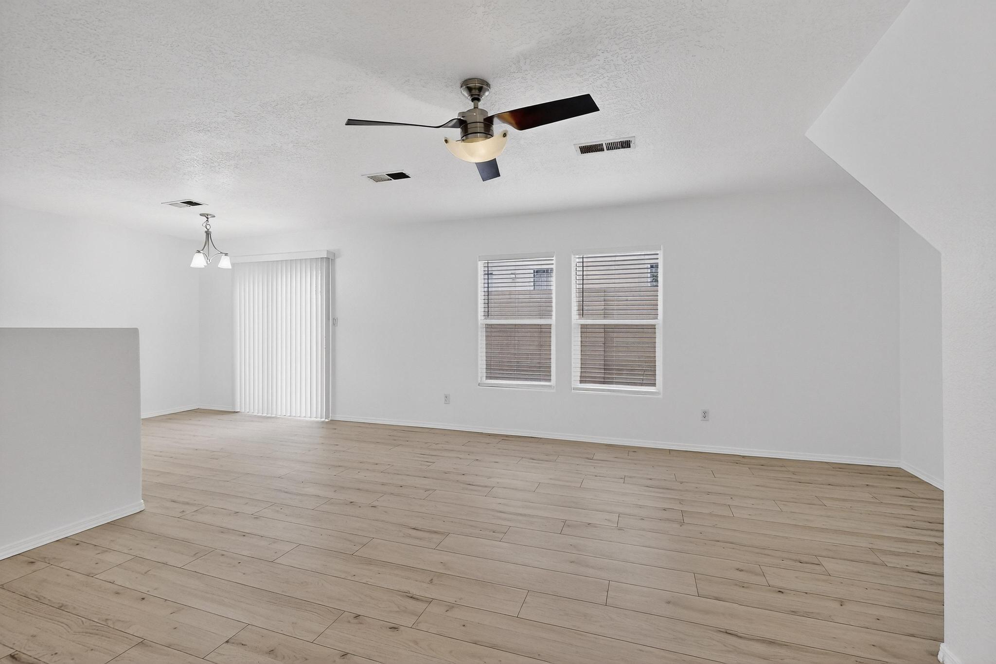 4247 Altura Vista Lane NE