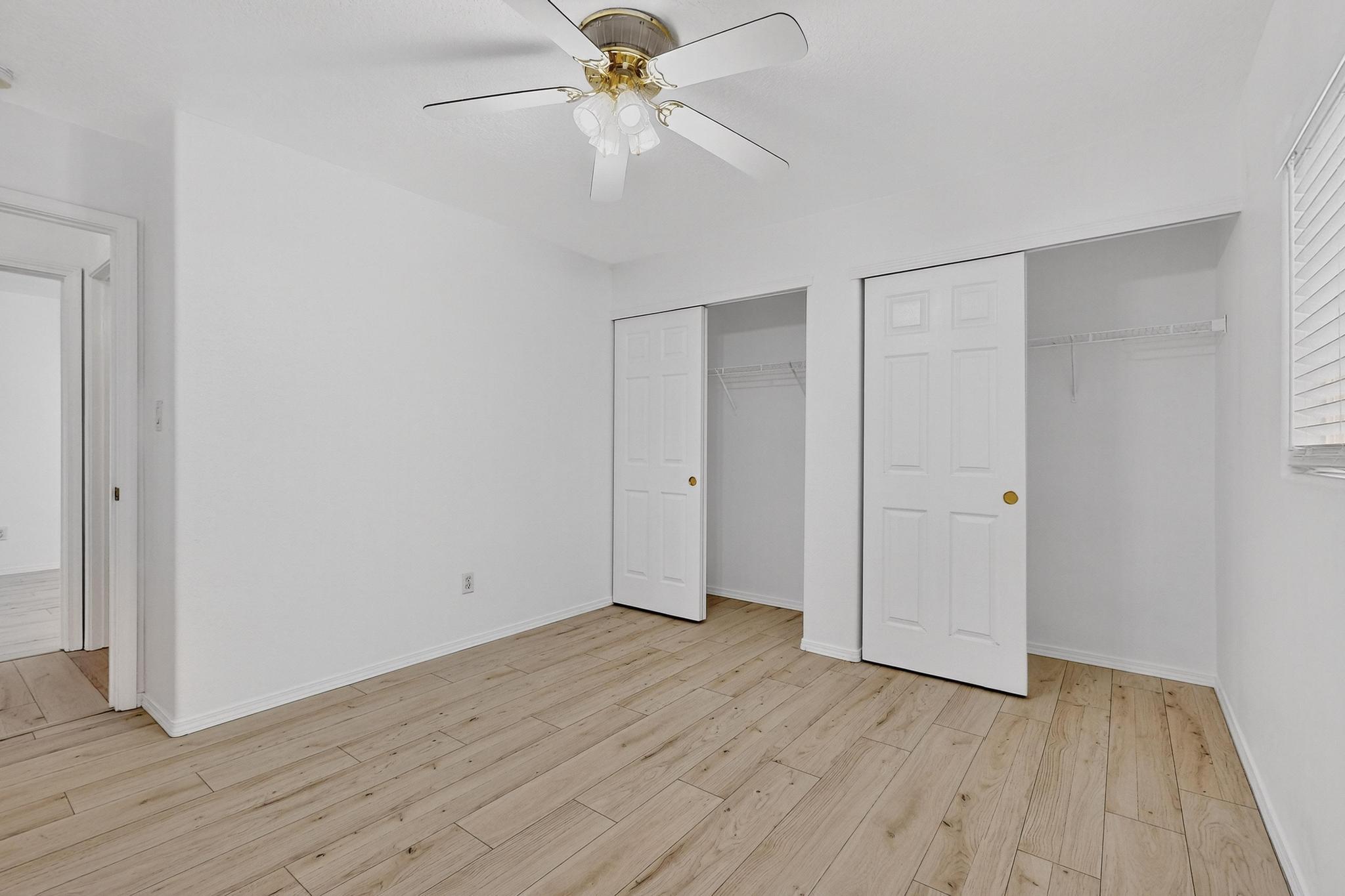 4247 Altura Vista Lane NE