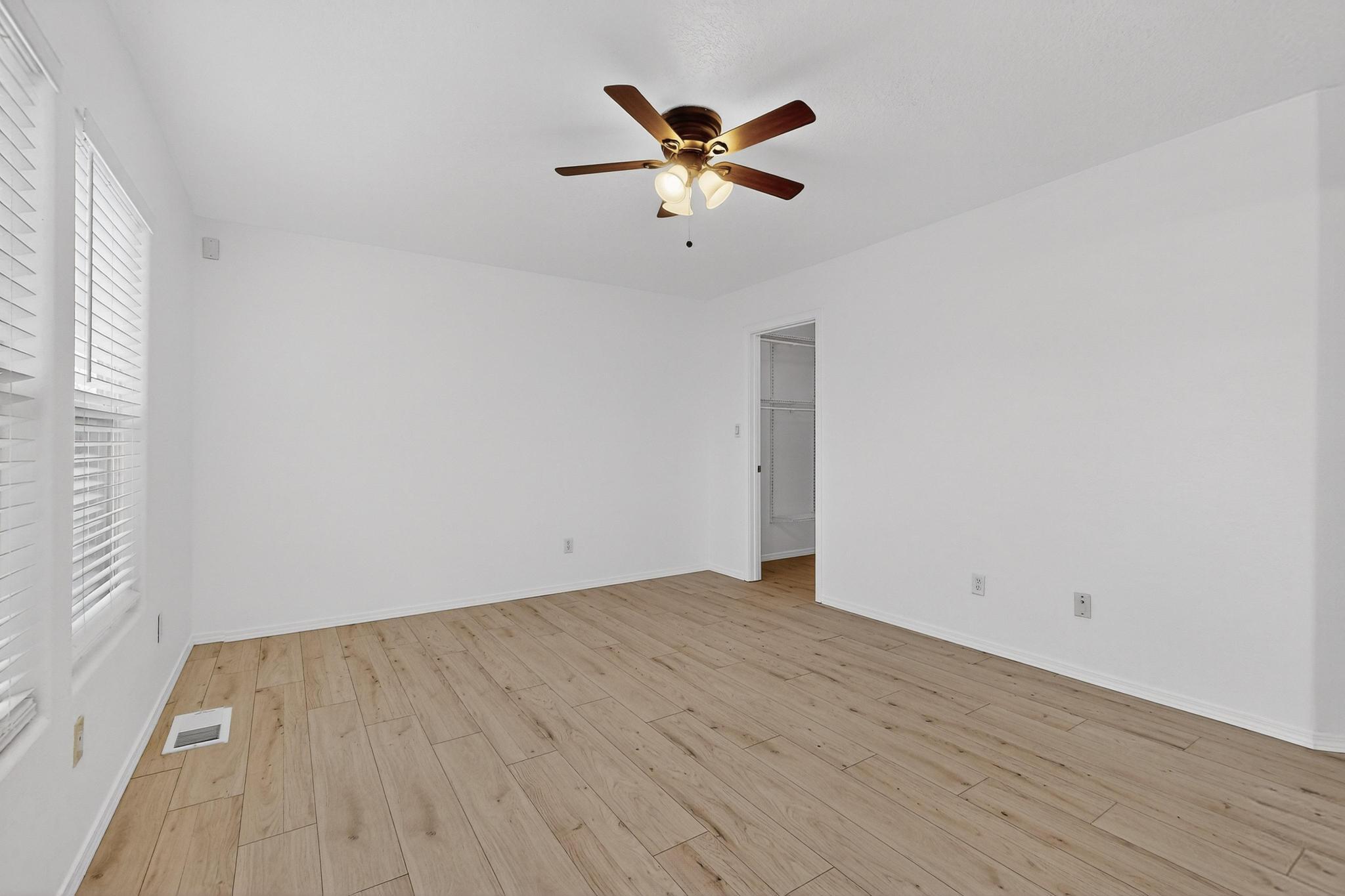 4247 Altura Vista Lane NE