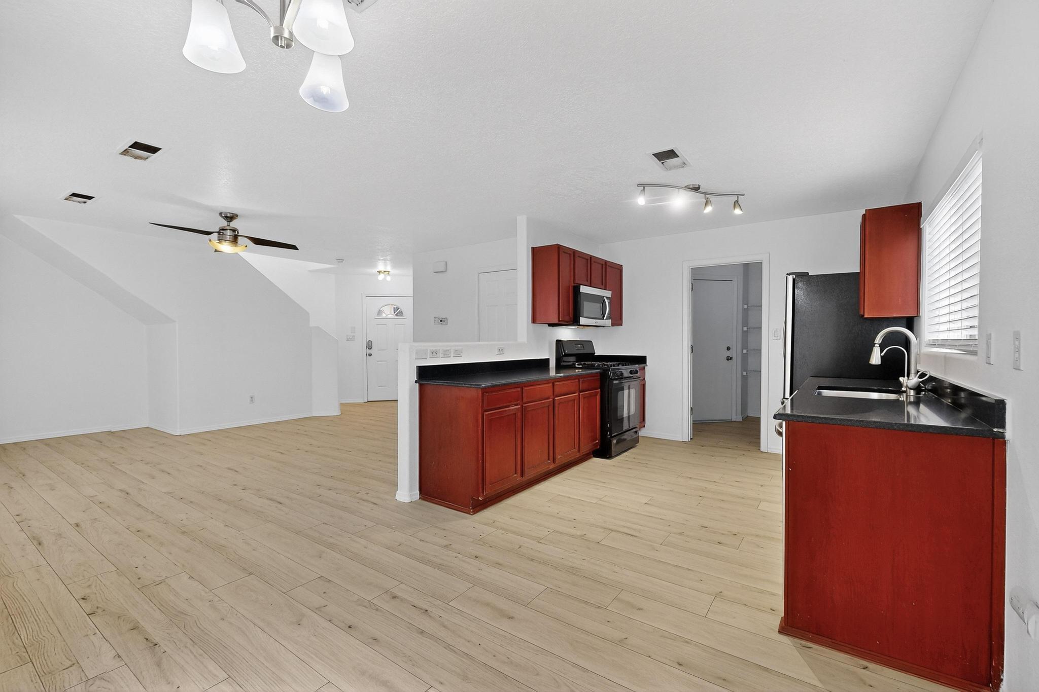 4247 Altura Vista Lane NE