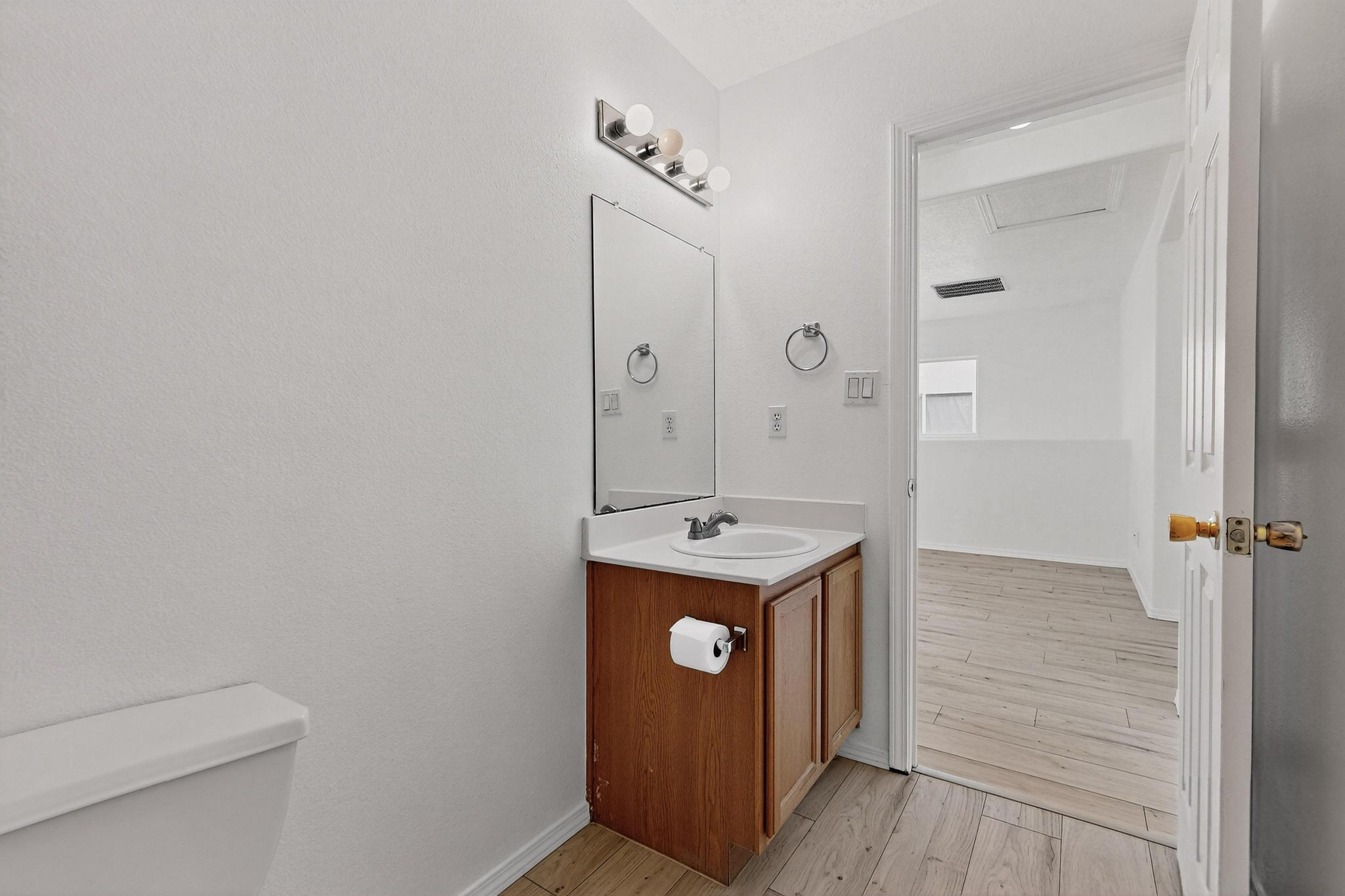 4247 Altura Vista Lane NE