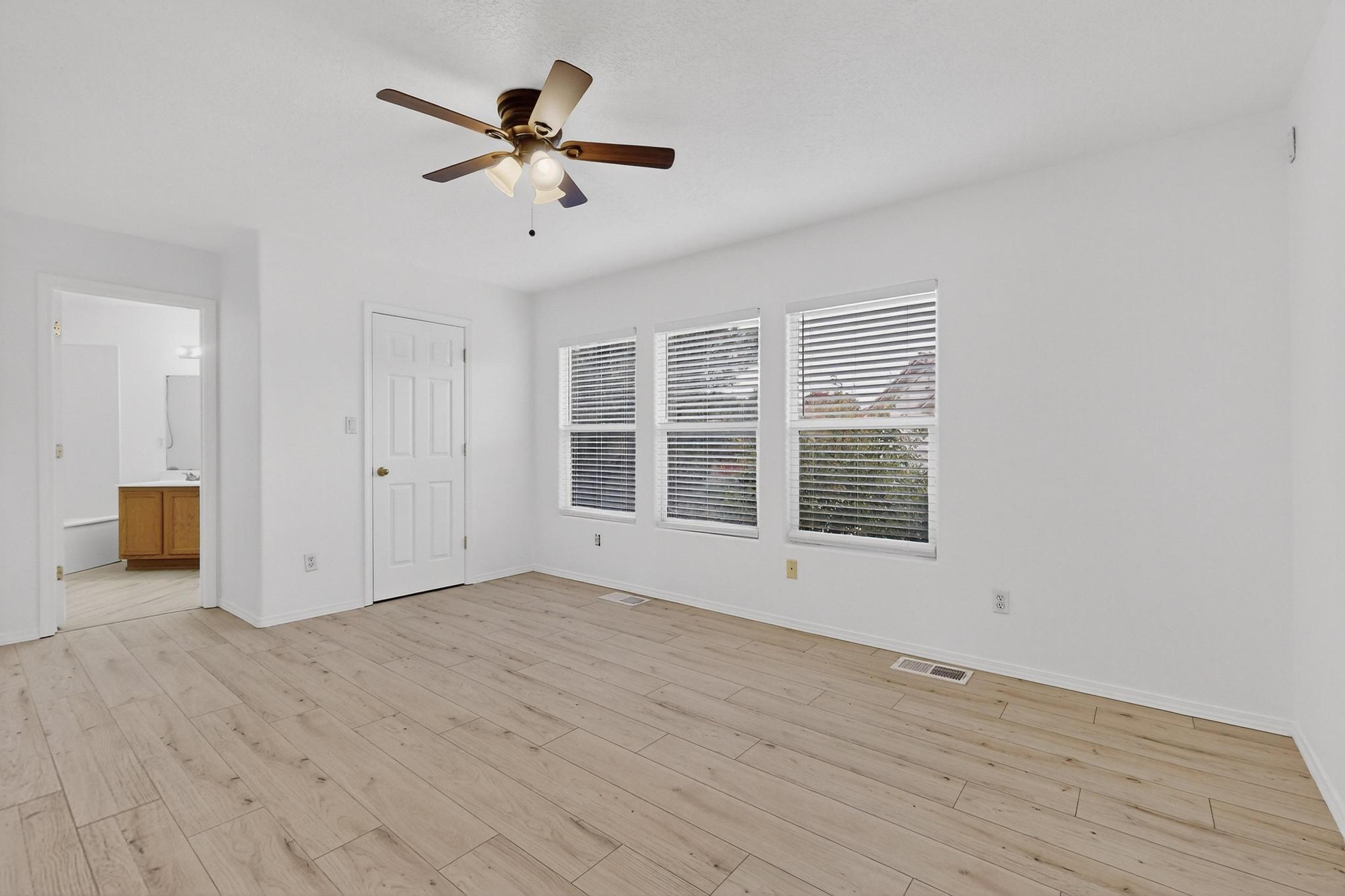 4247 Altura Vista Lane NE