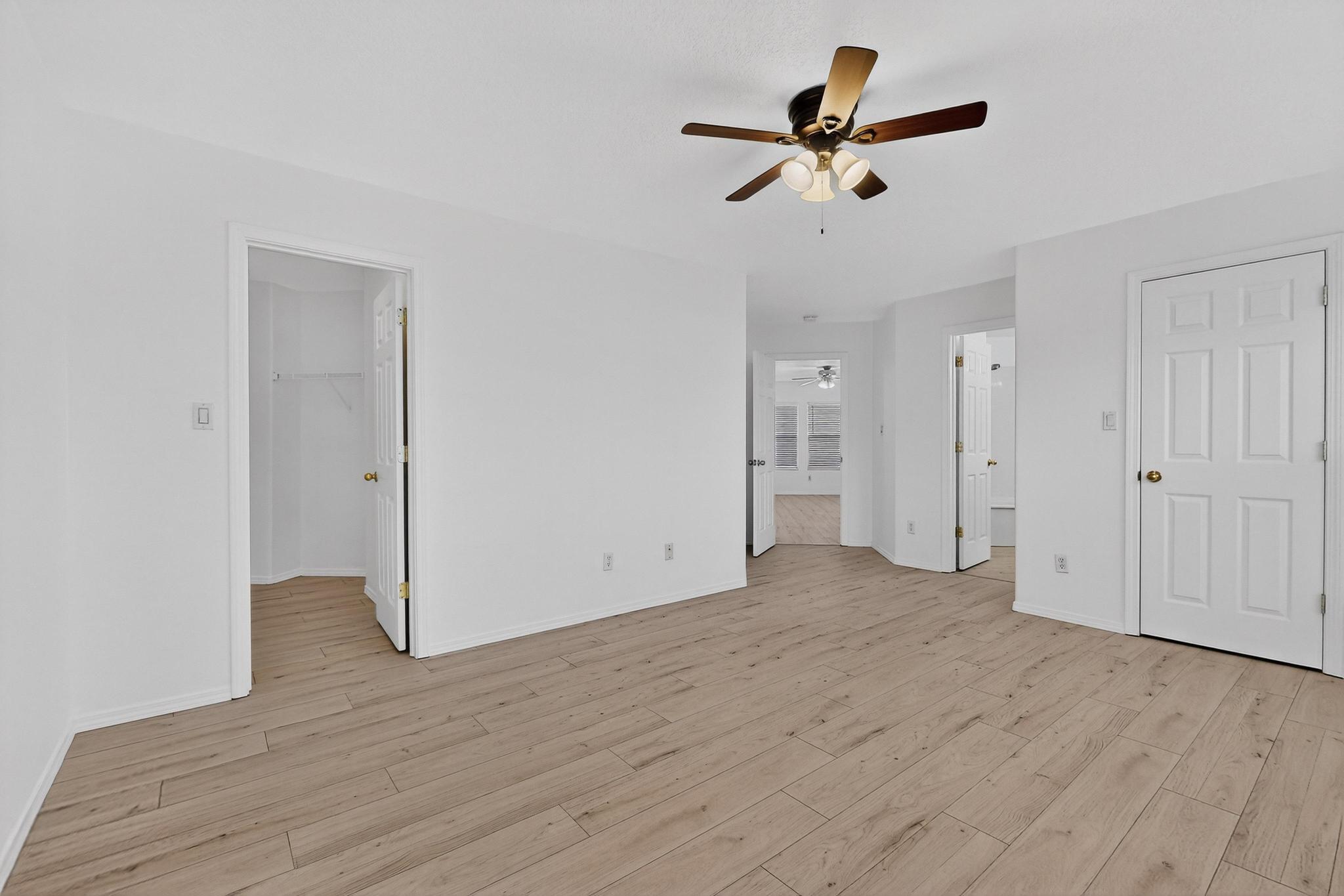 4247 Altura Vista Lane NE