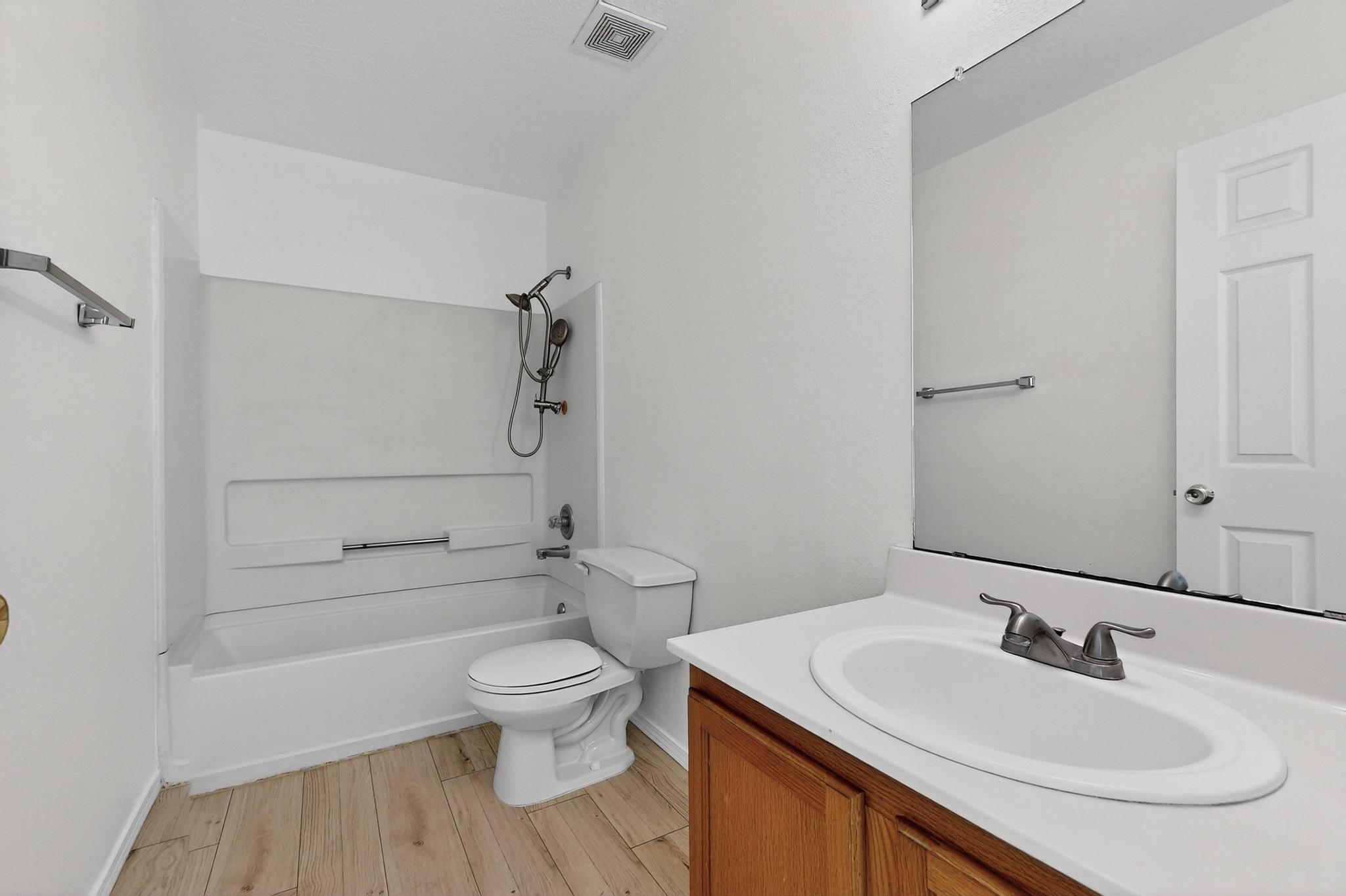 4247 Altura Vista Lane NE