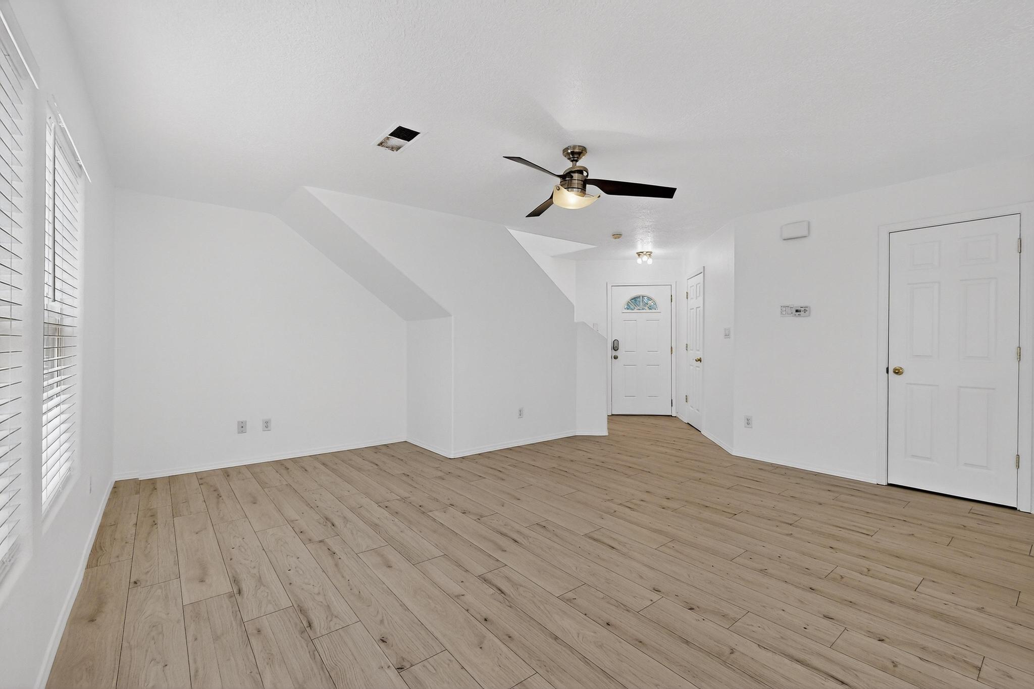 4247 Altura Vista Lane NE