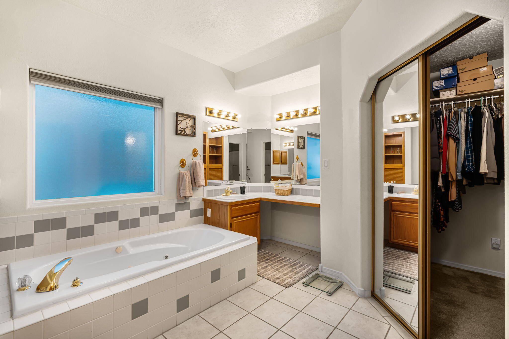 7456 Longview Drive NW