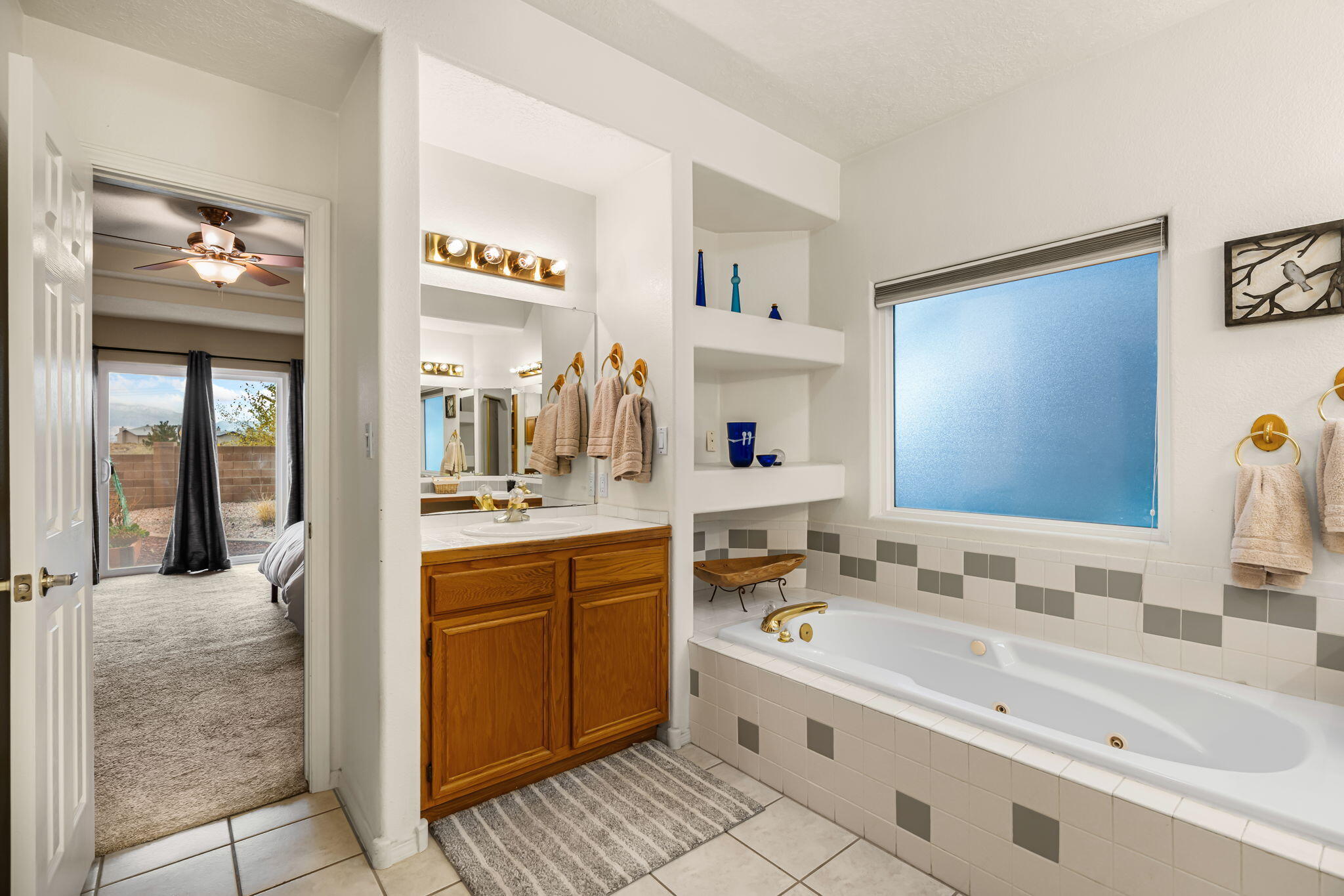 7456 Longview Drive NW