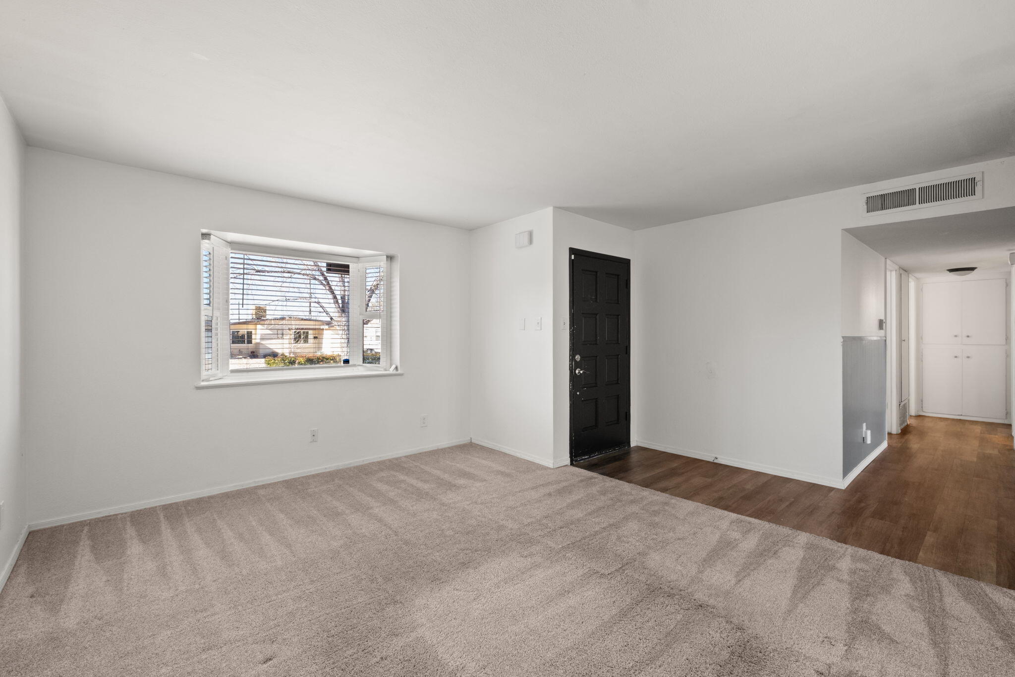 712 Shirley Street NE